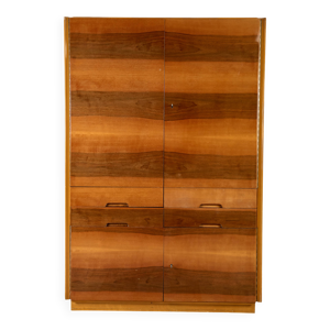 Armoire Jitona, Tchécoslovaquie