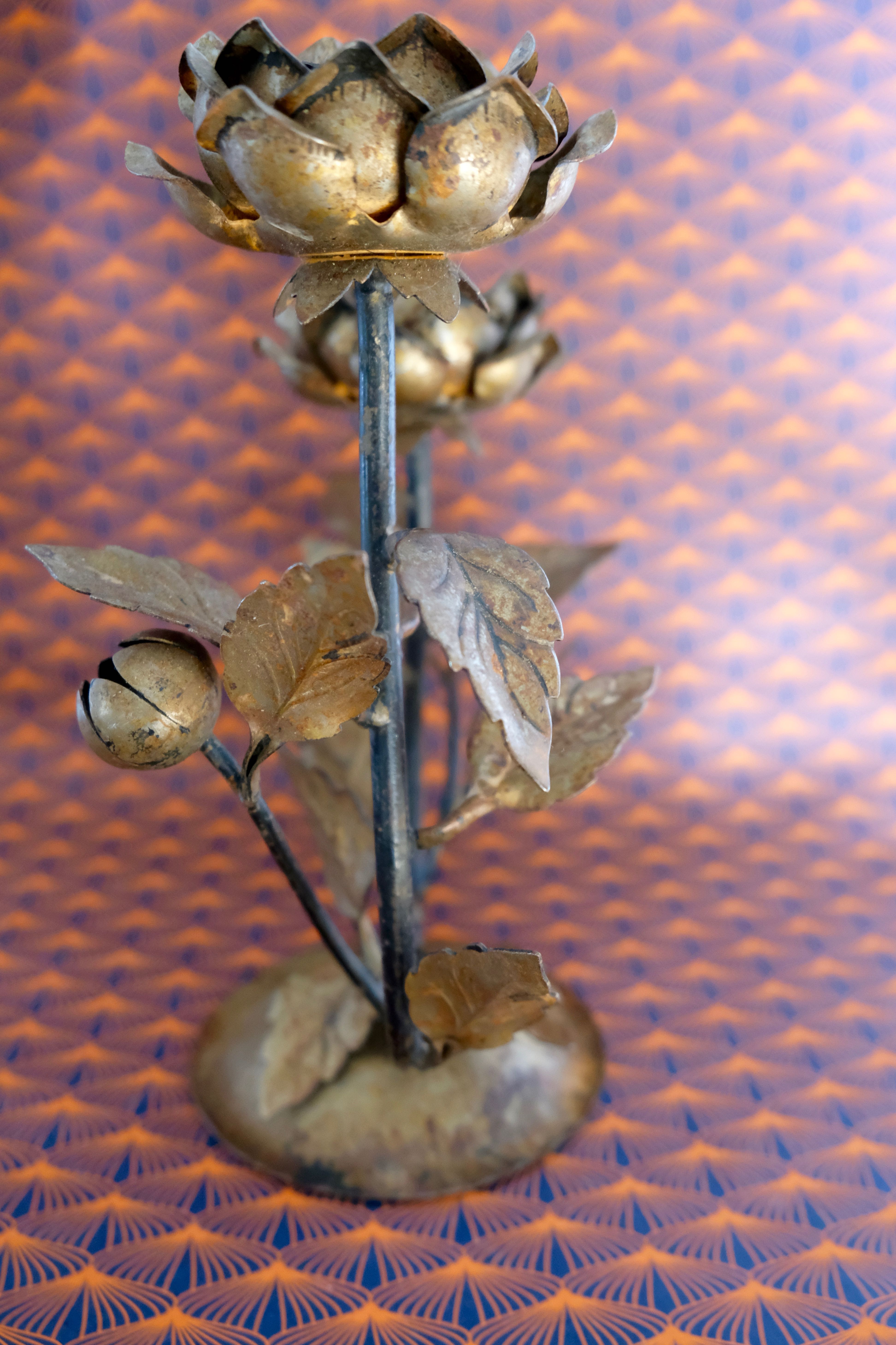 Hollywood Regency two-flowered metal candle, made in Italy