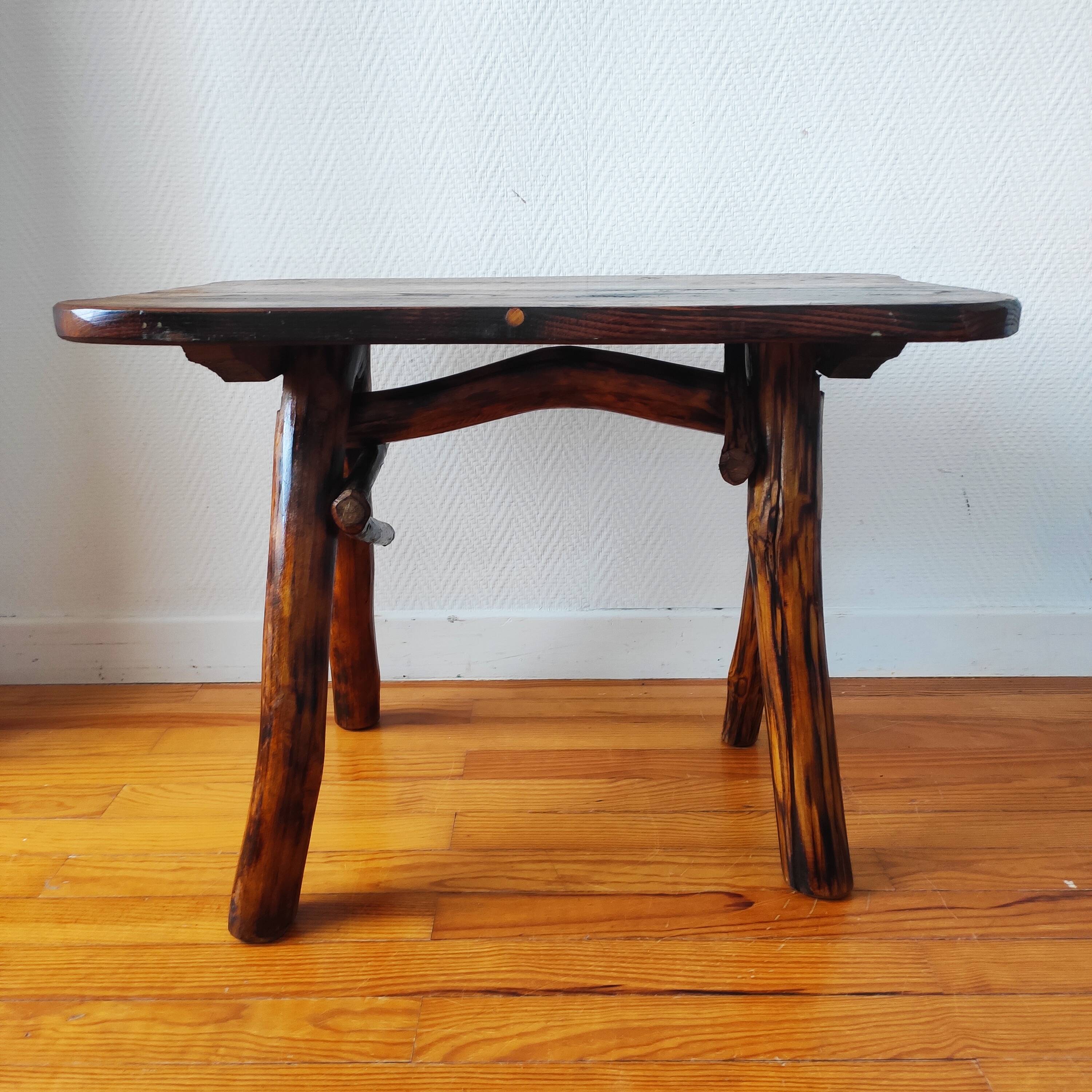Brutalist popular art coffee table, solid wood, 1950.