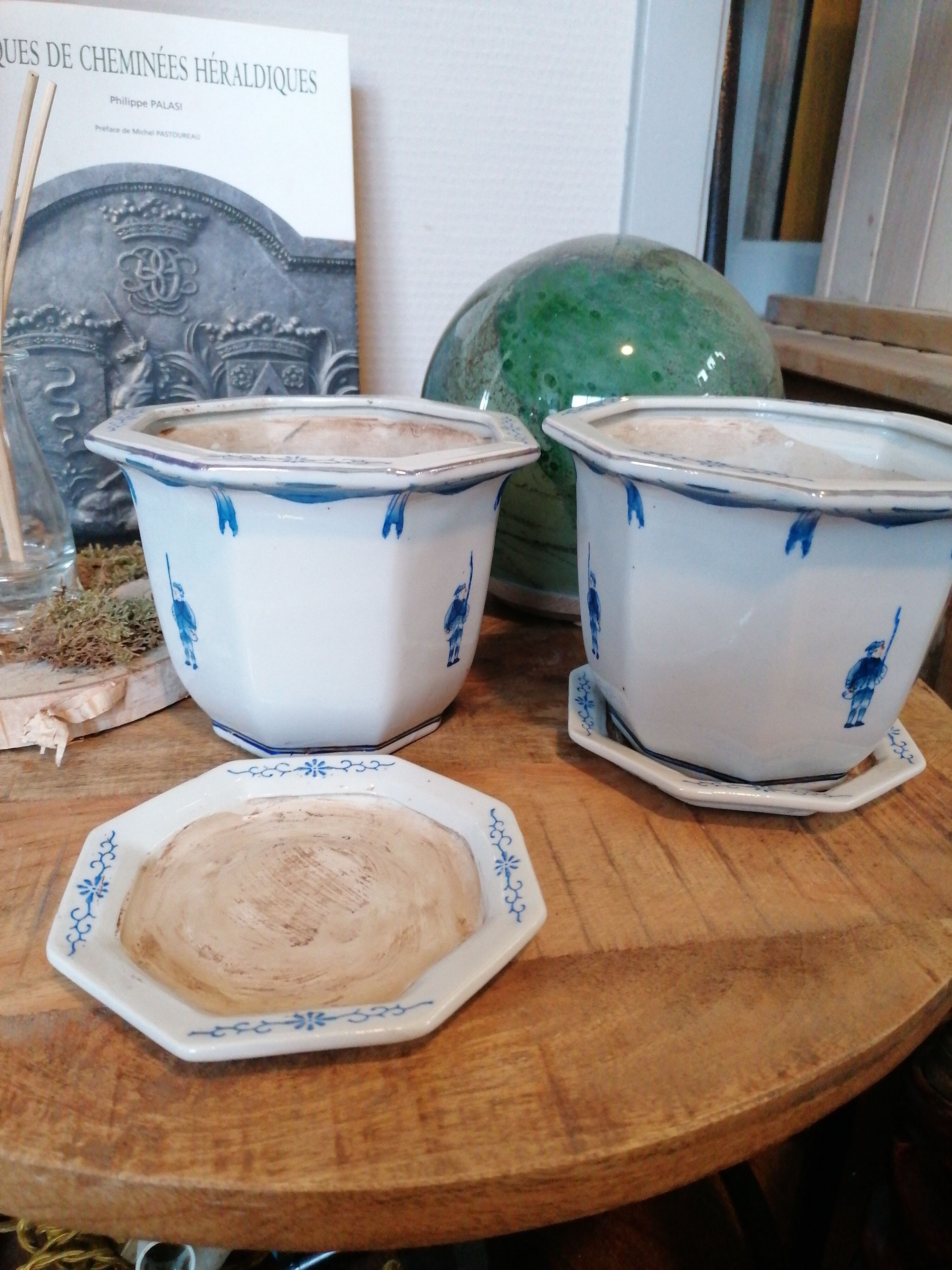 2 English Chinese flower pot covers