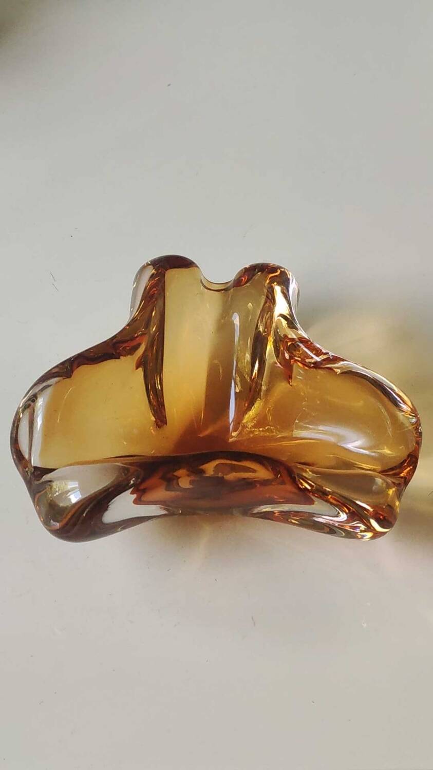Murano ashtray/pocket tray free organic floral shape. amber tones. dim 17 x 14 cm