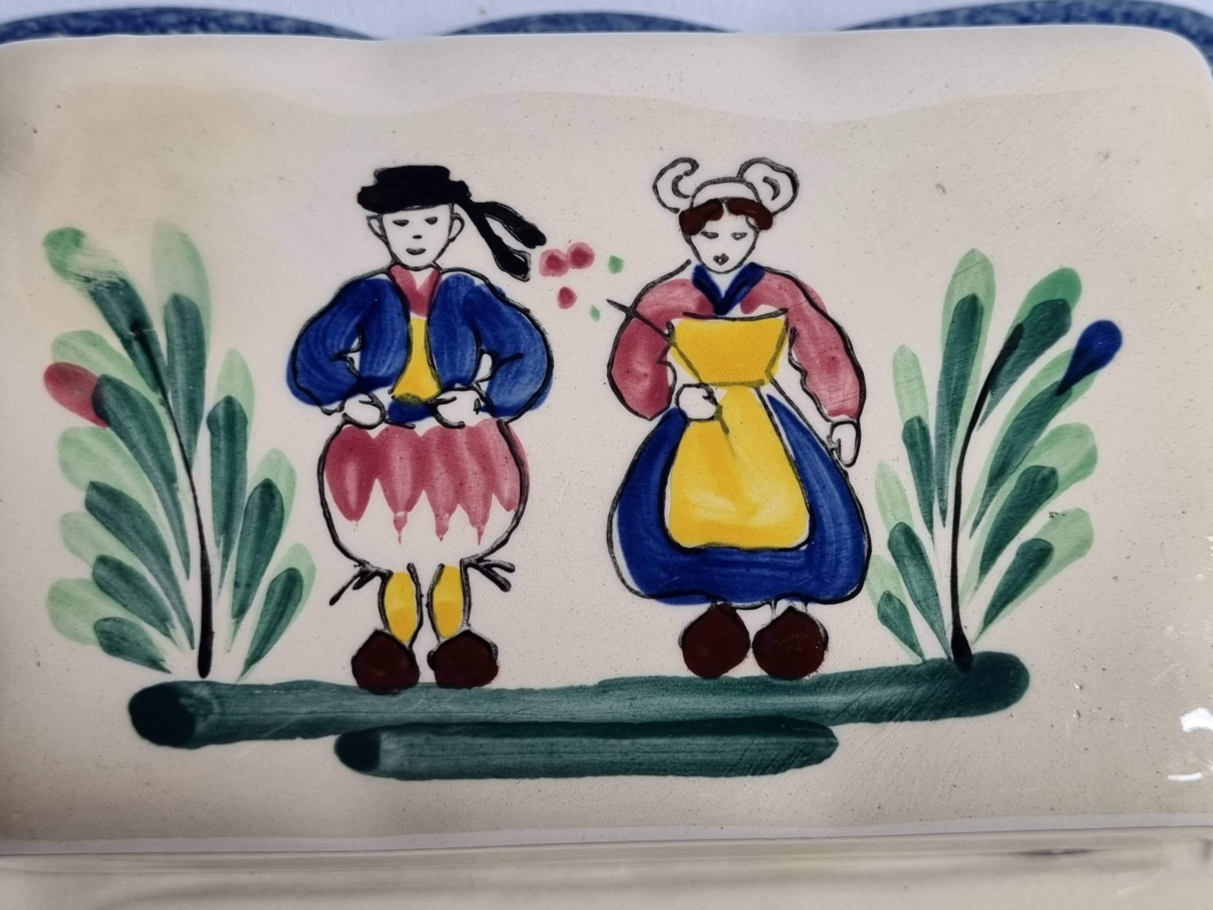 Quimper earthenware butter dish, traditional pattern, 19 cm