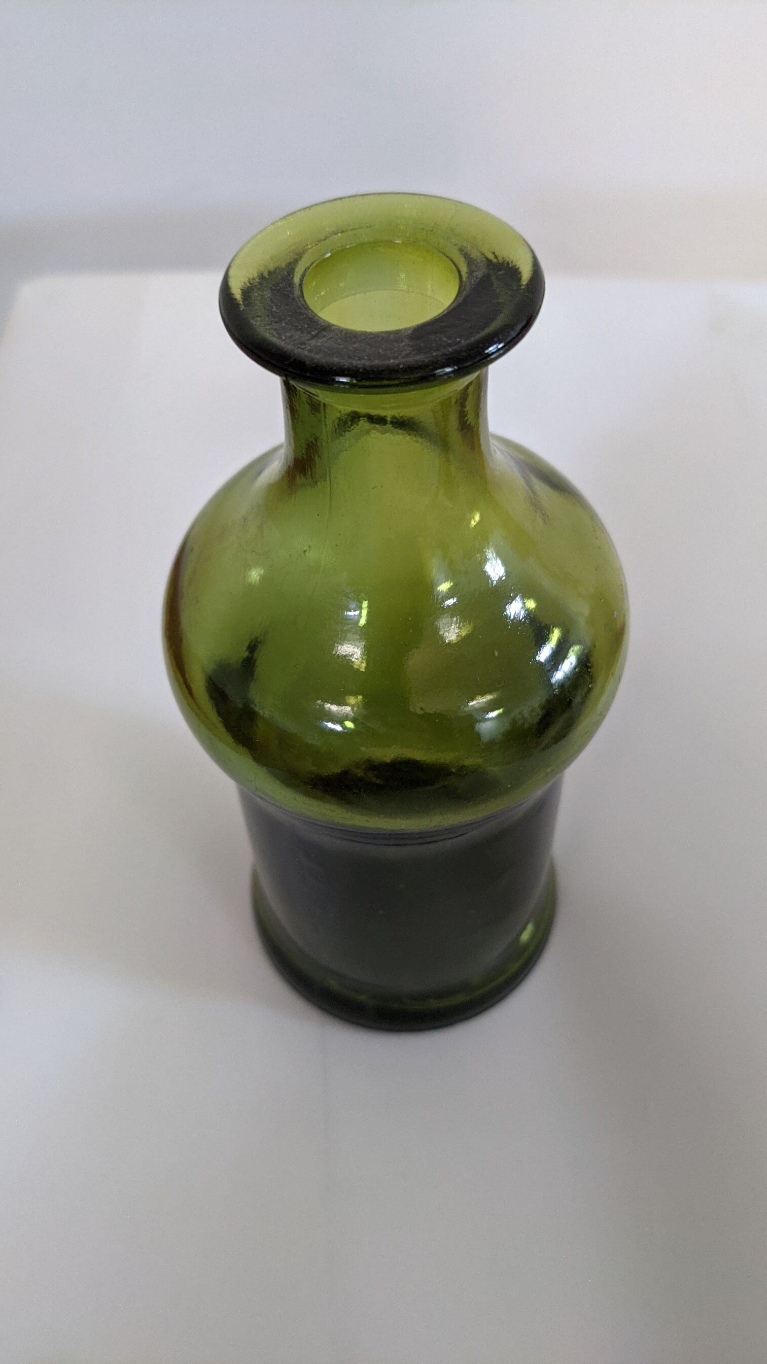 Blown glass bottle