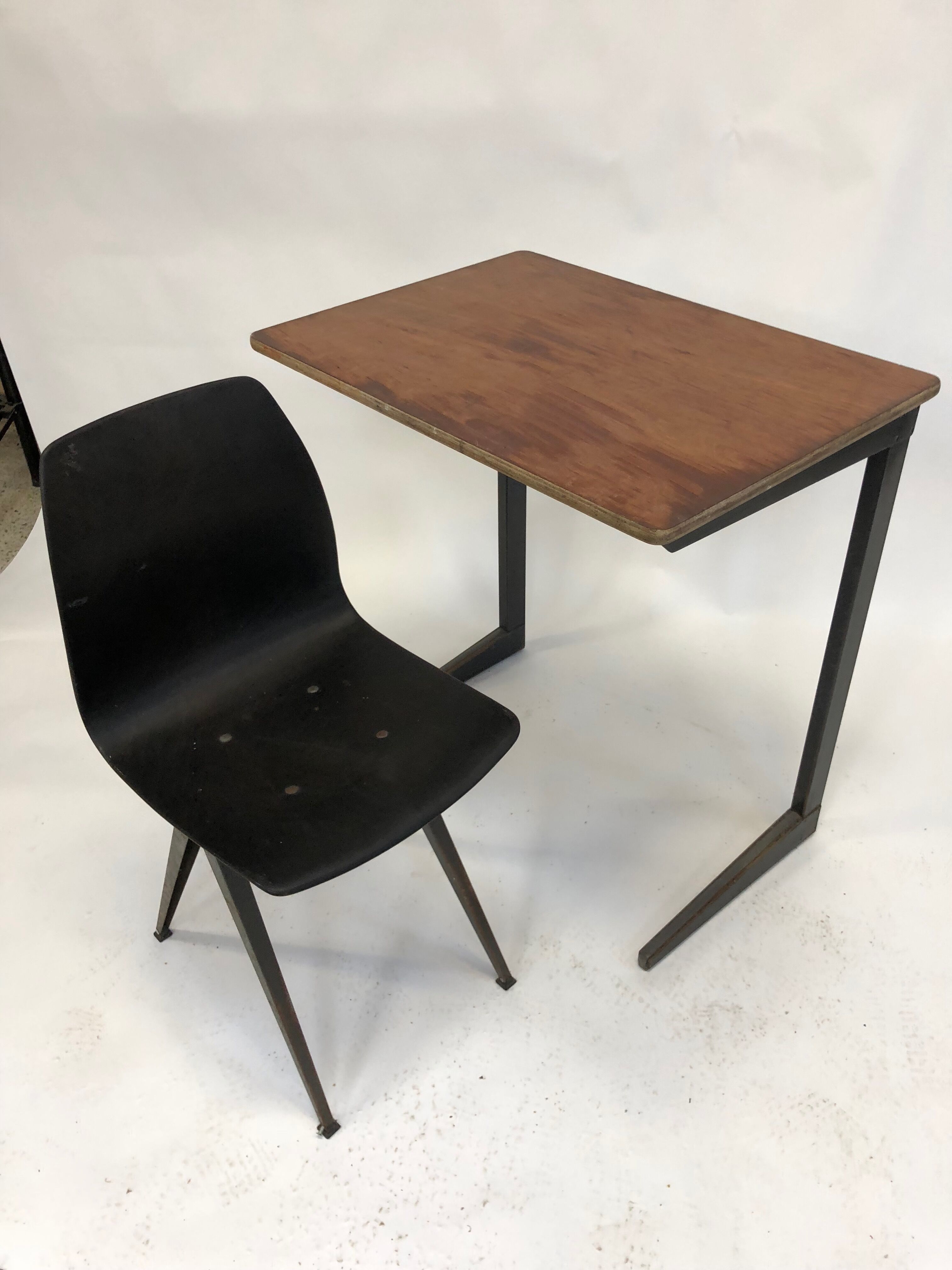 Vintage school Friso Kramer with Chair flesh compass work table