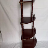 Quarter-circle shelf