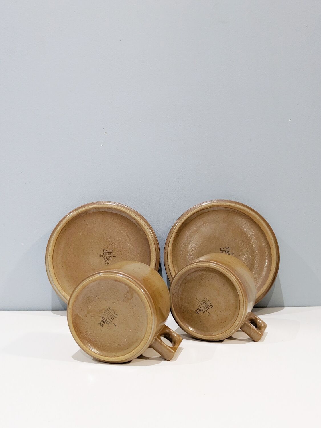 2 vintage '70 tea cups and Brenne stoneware sub-cups. In perfect condition.