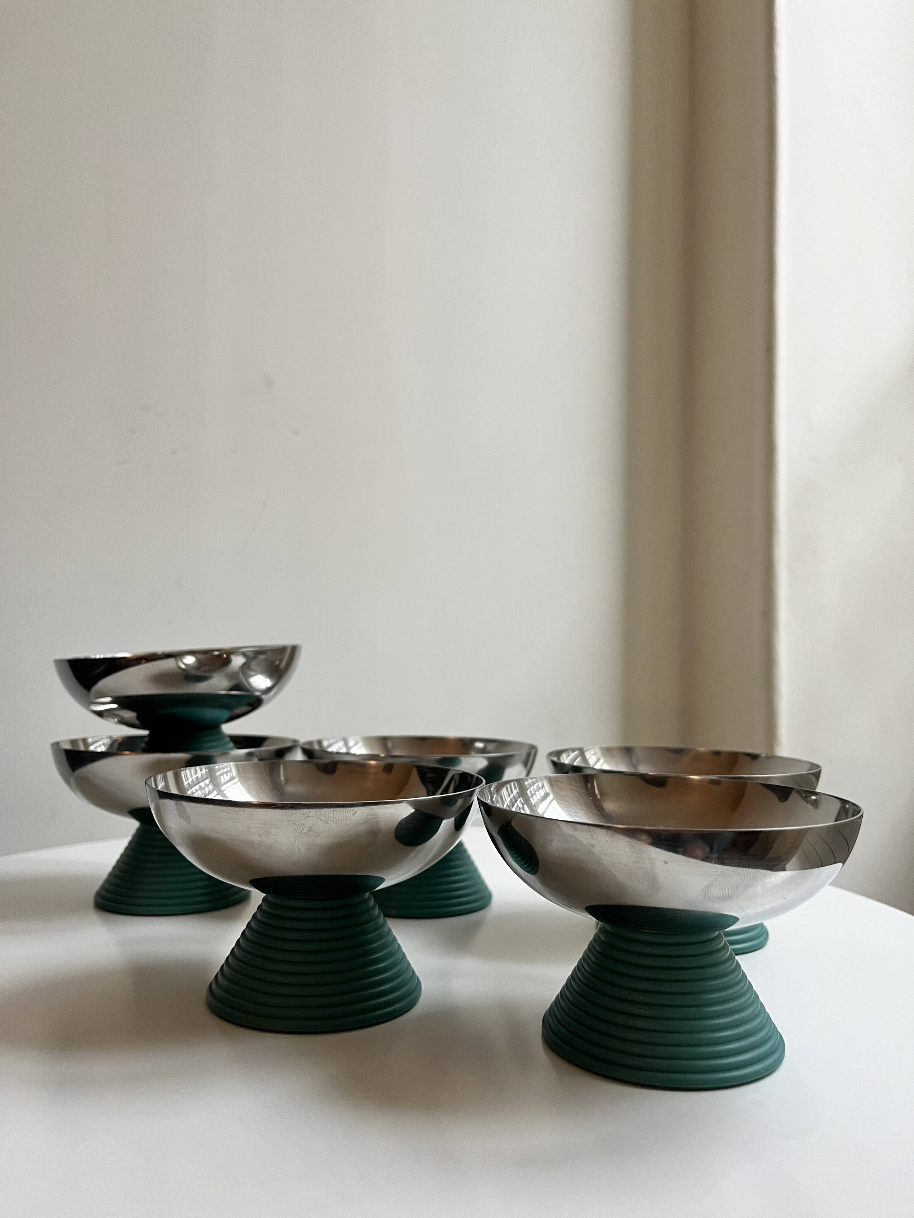 set of 6 ice cream cups in chrome metal and green plastic feet, design 1970