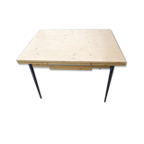 Table in formica