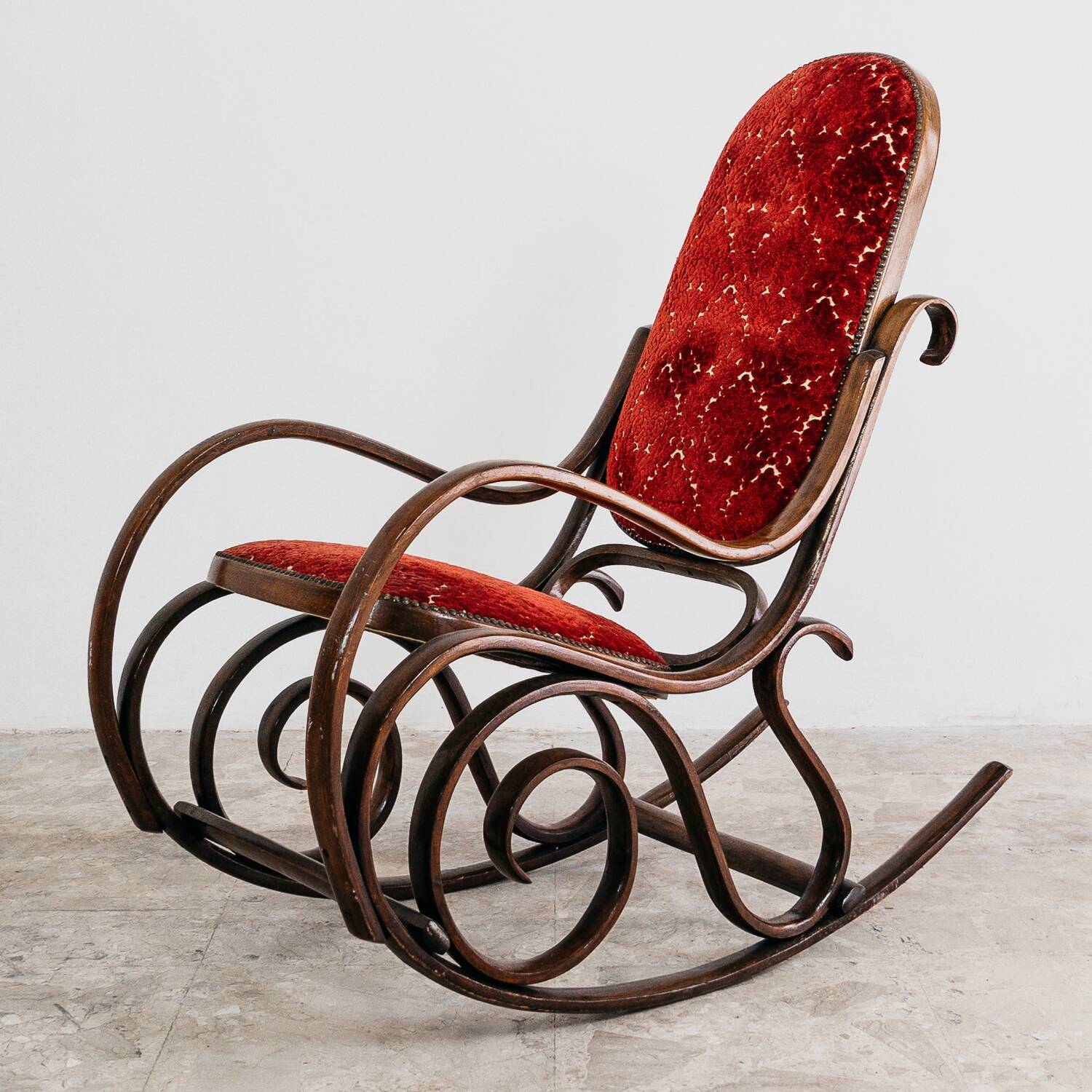 Fauteuil à bascule Thonet vintage design milieu du siècle