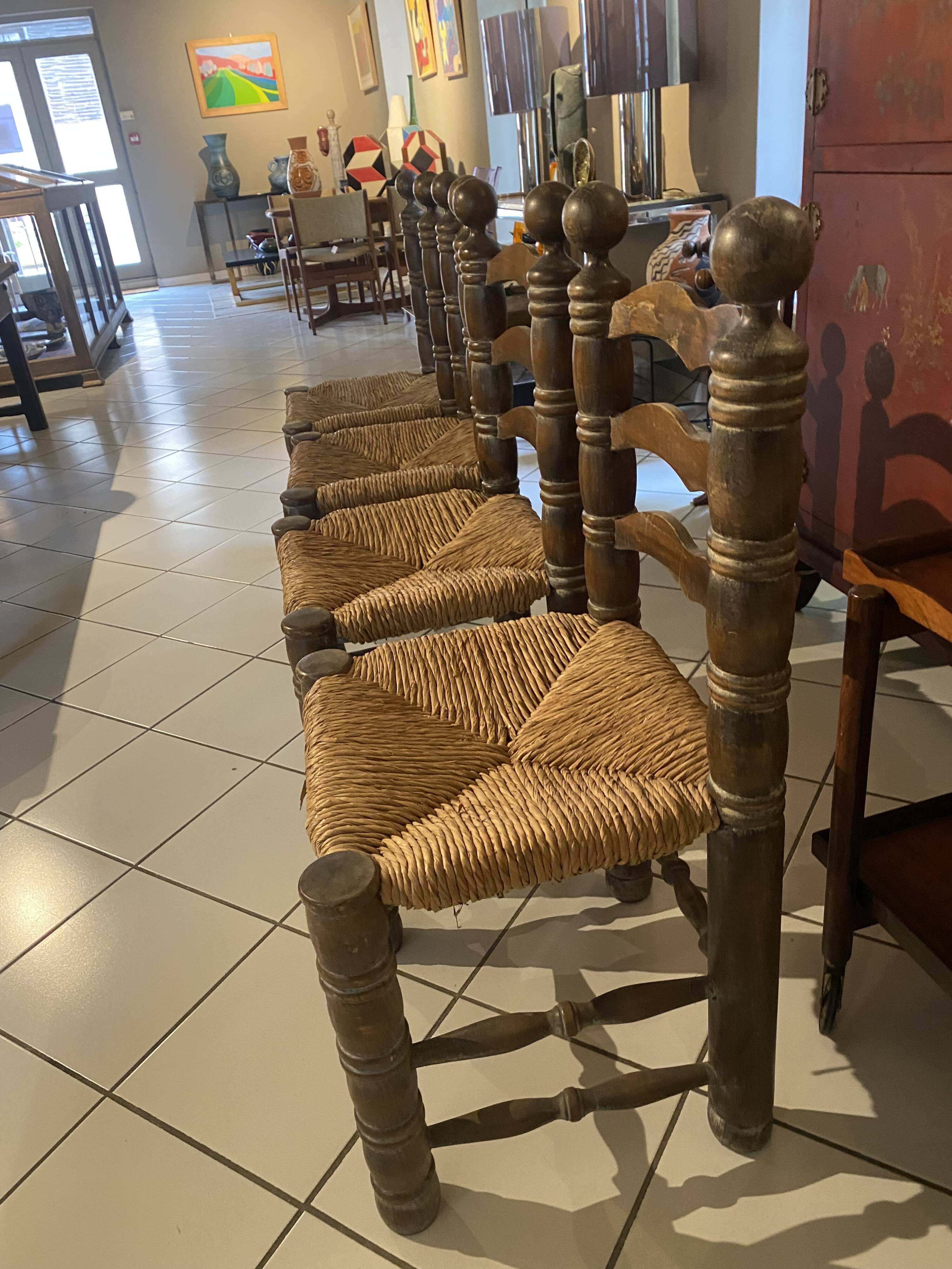 Set of 4 wooden chairs