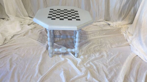 Table basse avec échiquier