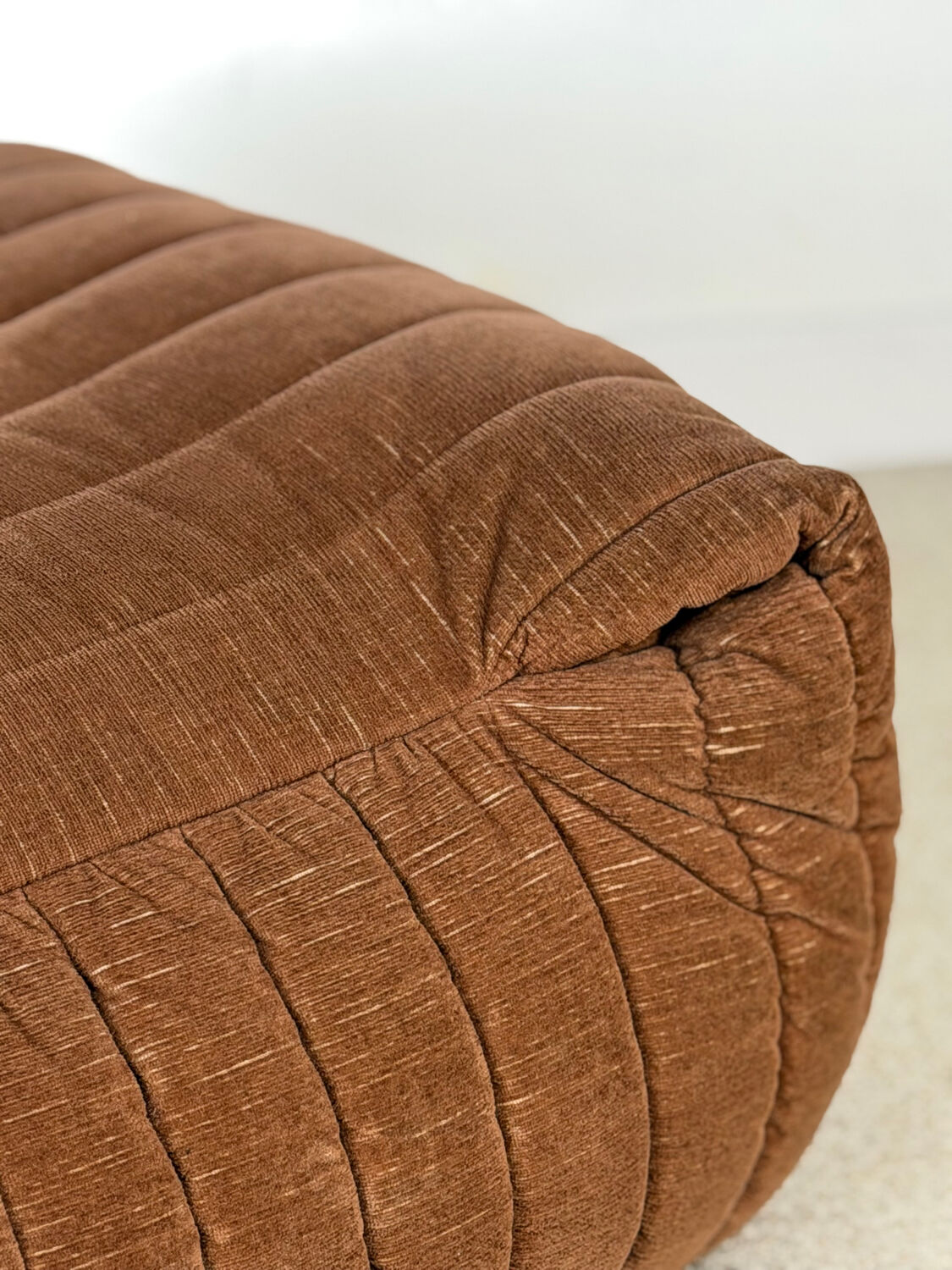Pouf / footrest Annie Hiéronimus – Cinna – Brown corduroy