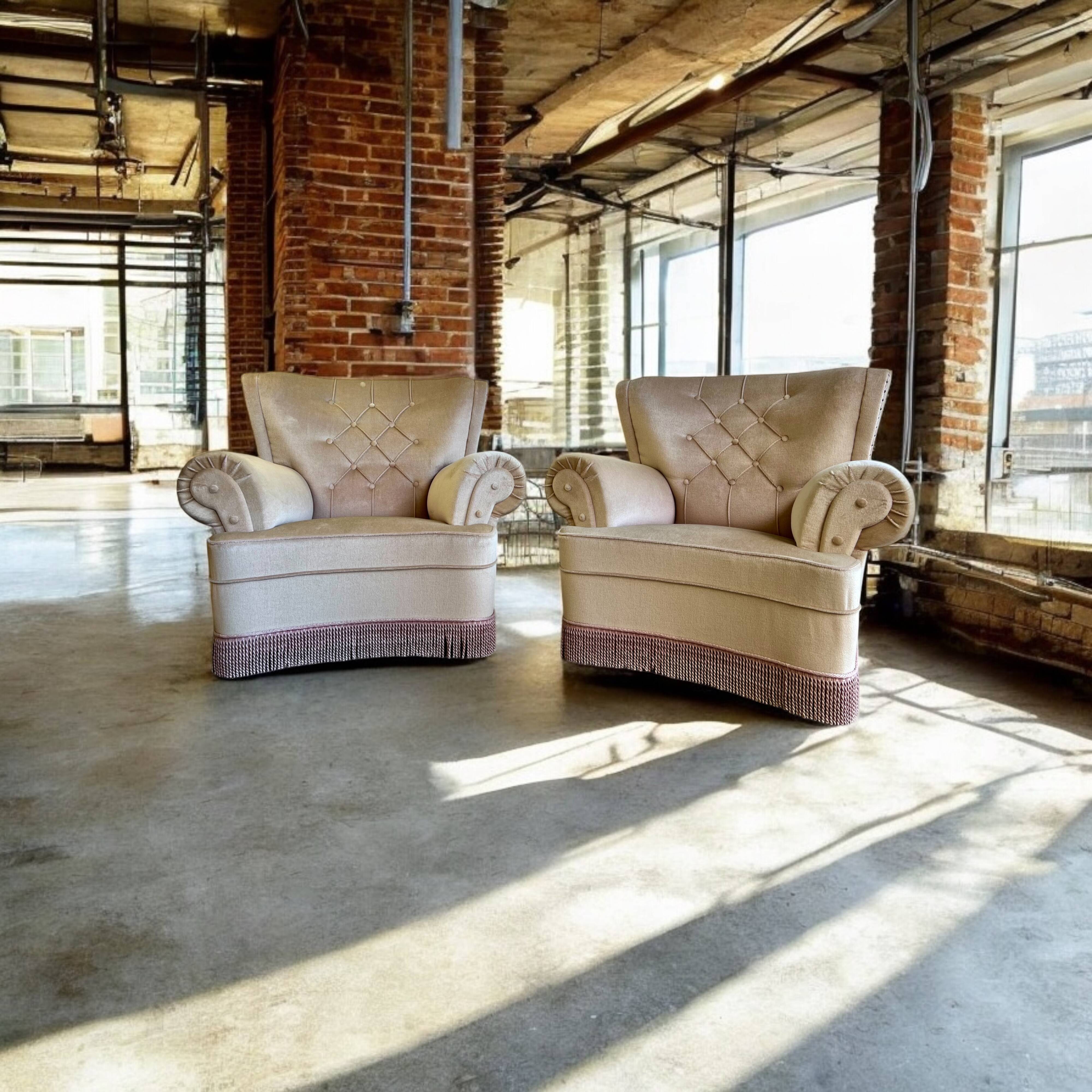 Set of 2 vintage XL armchairs/club seats/single seat