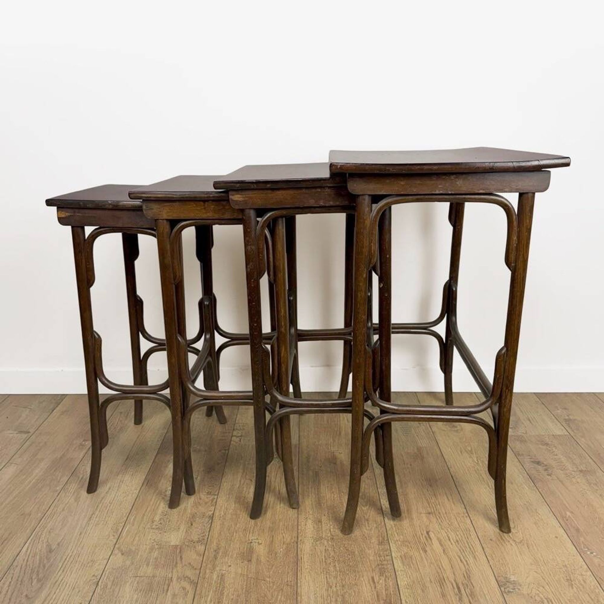 Nest tables Thonet No. 10 Art Nouveau 1900