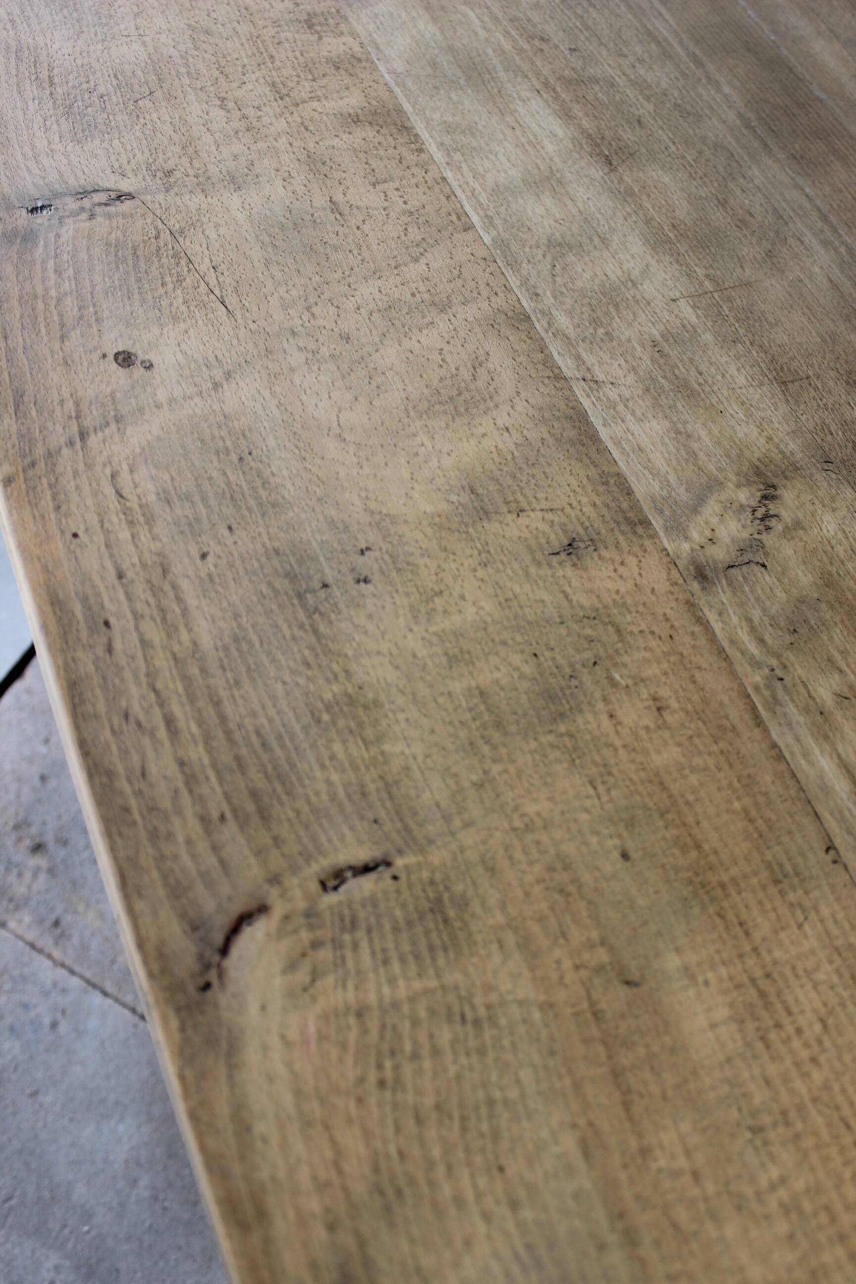 Farm table