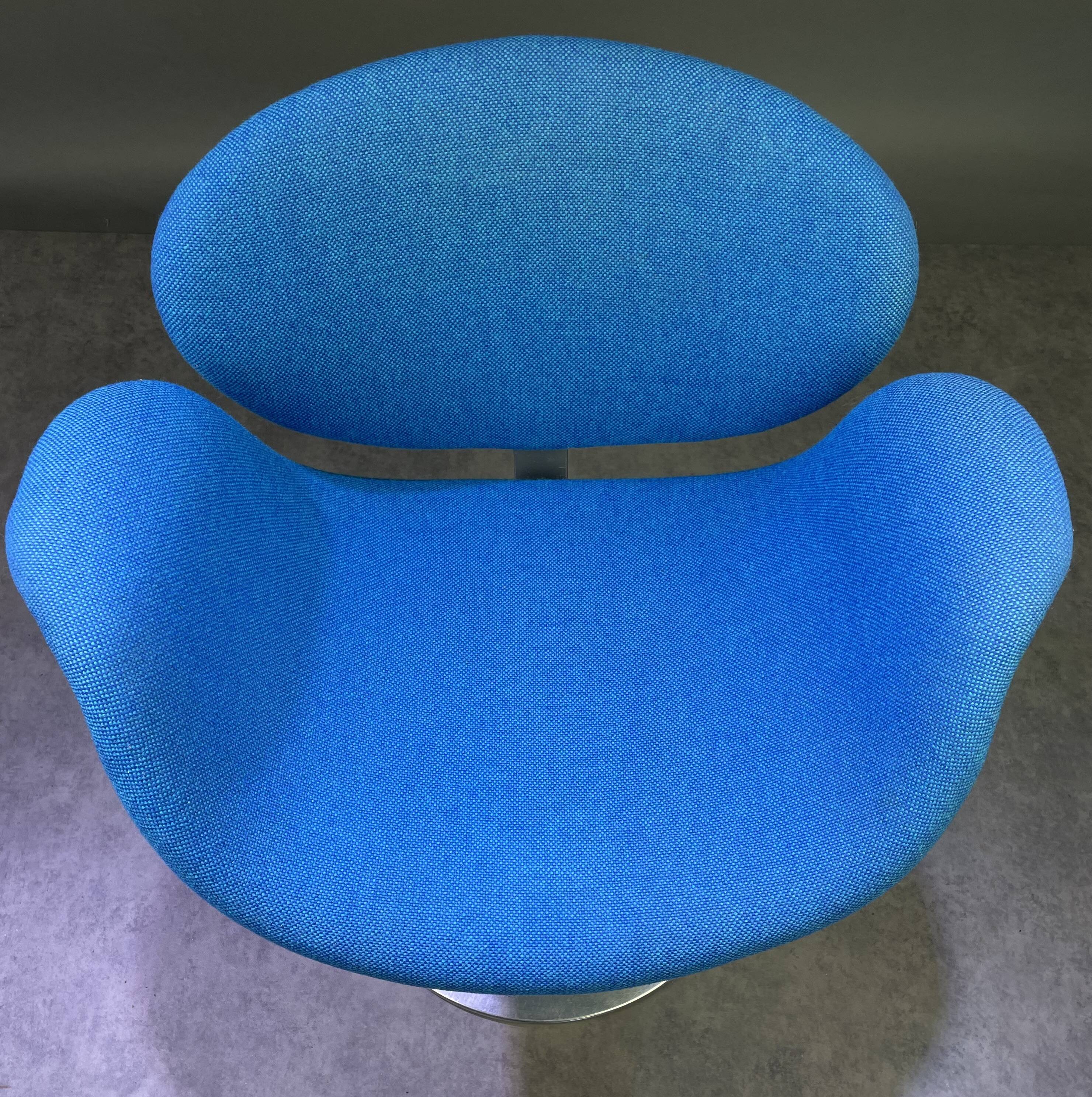 Chaise Little Tulip de Pierre Paulin bleu