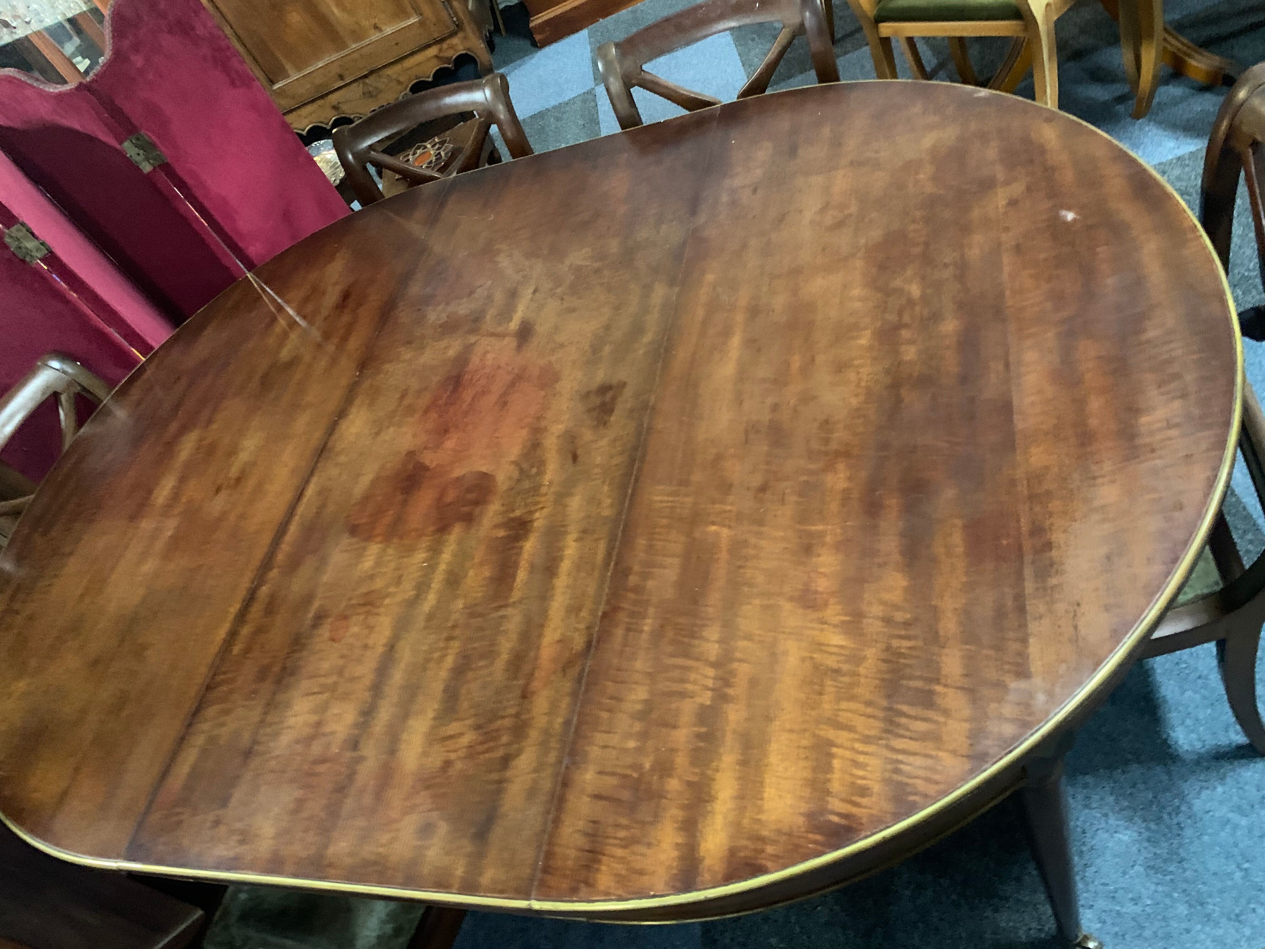 Table 6 feet Louis XVI and his six chairs