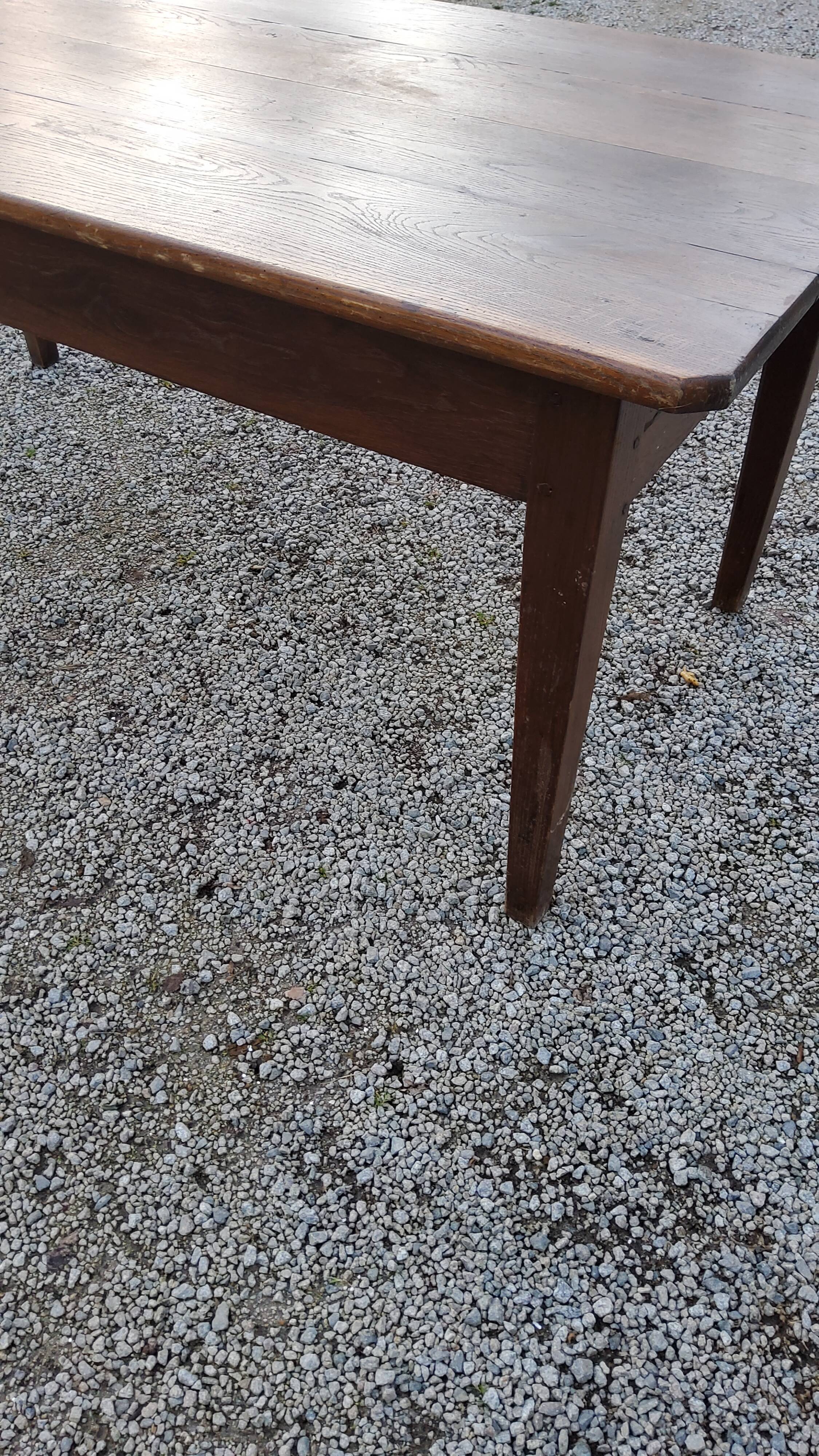 Farmhouse table in oak spindle legs nineteenth century