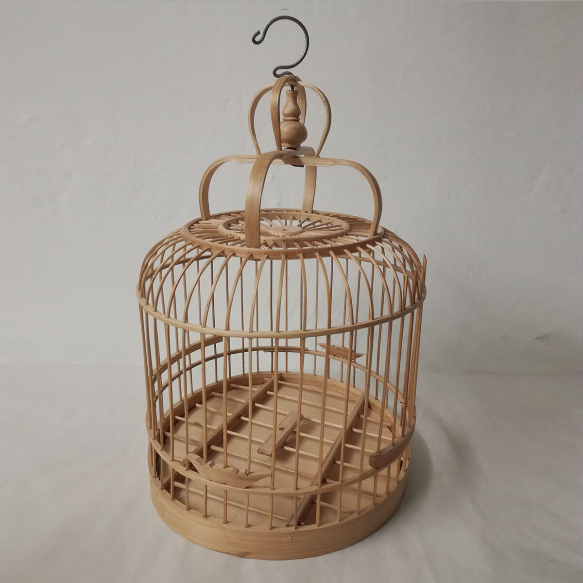 PLUS DE CAGES À OISEAUX EN BOIS