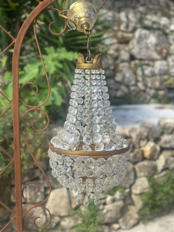 Lustre corbeille à pampilles de cristal et laiton doré ,vers 1930.