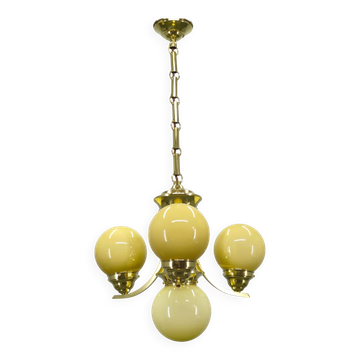 Chandelier en laiton et verre opalin Art Déco, années 1930