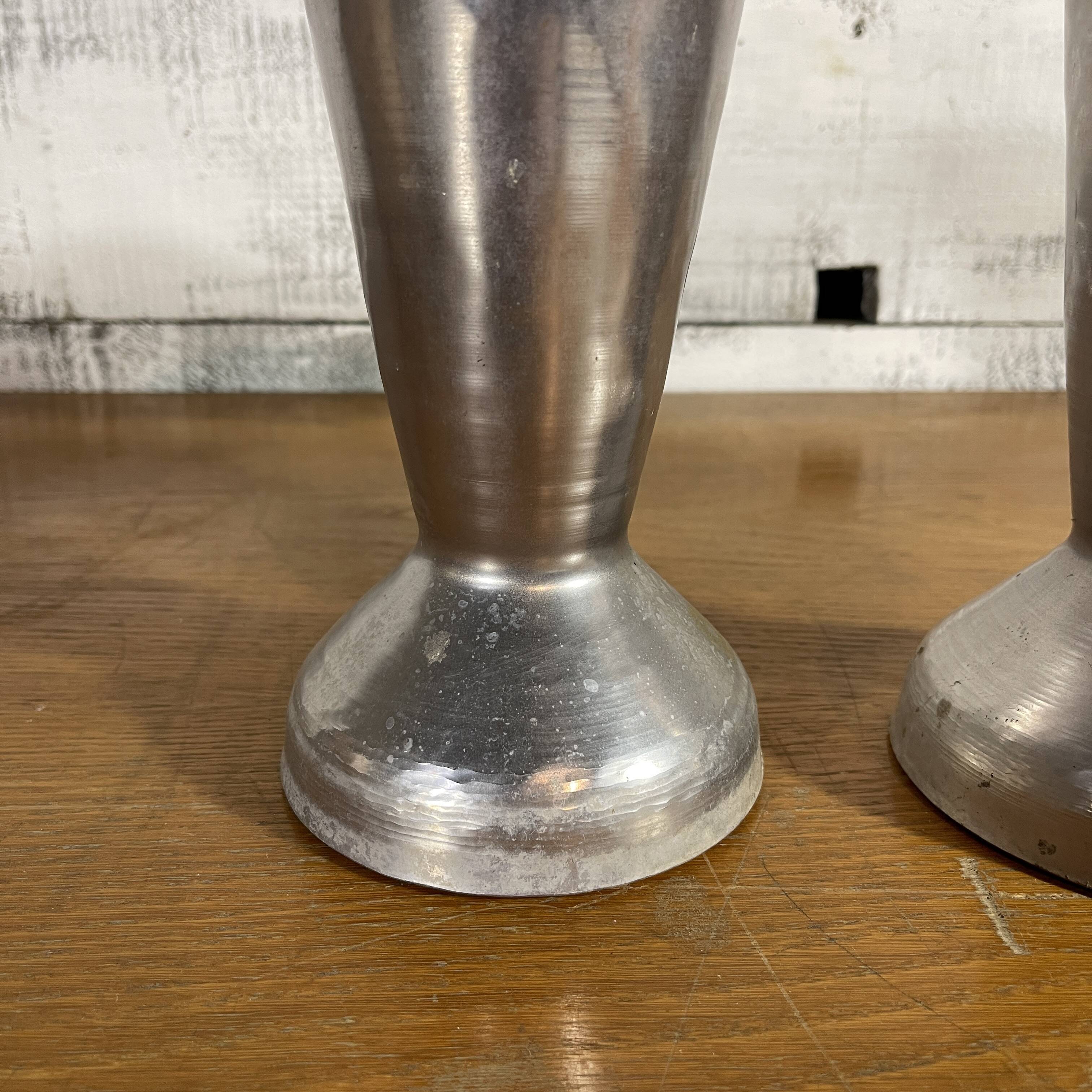 Paire de vase en alu