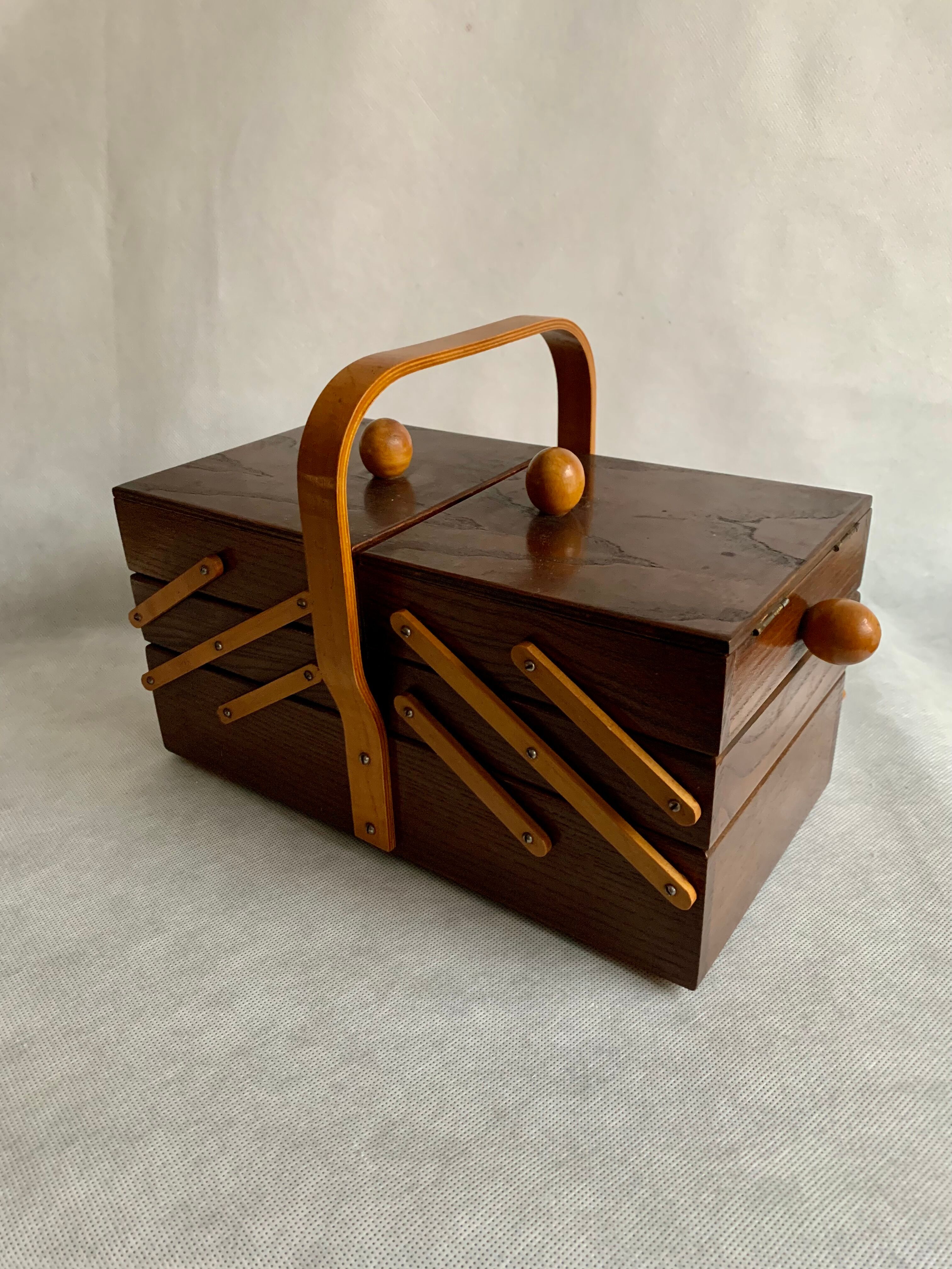 Panier à coudre en bois, années 1960