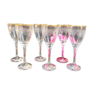 6 engraved wine glasses and gilded rims