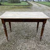 Farm table
