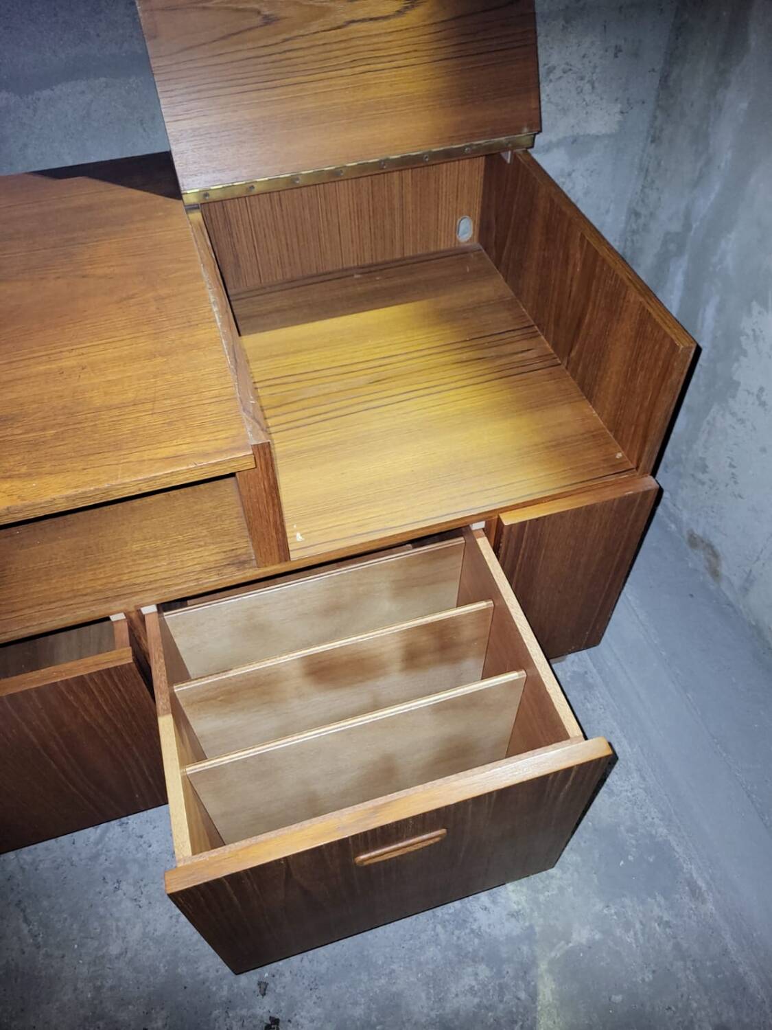 Meuble vinyles et enceintes 1960 scandinave teck