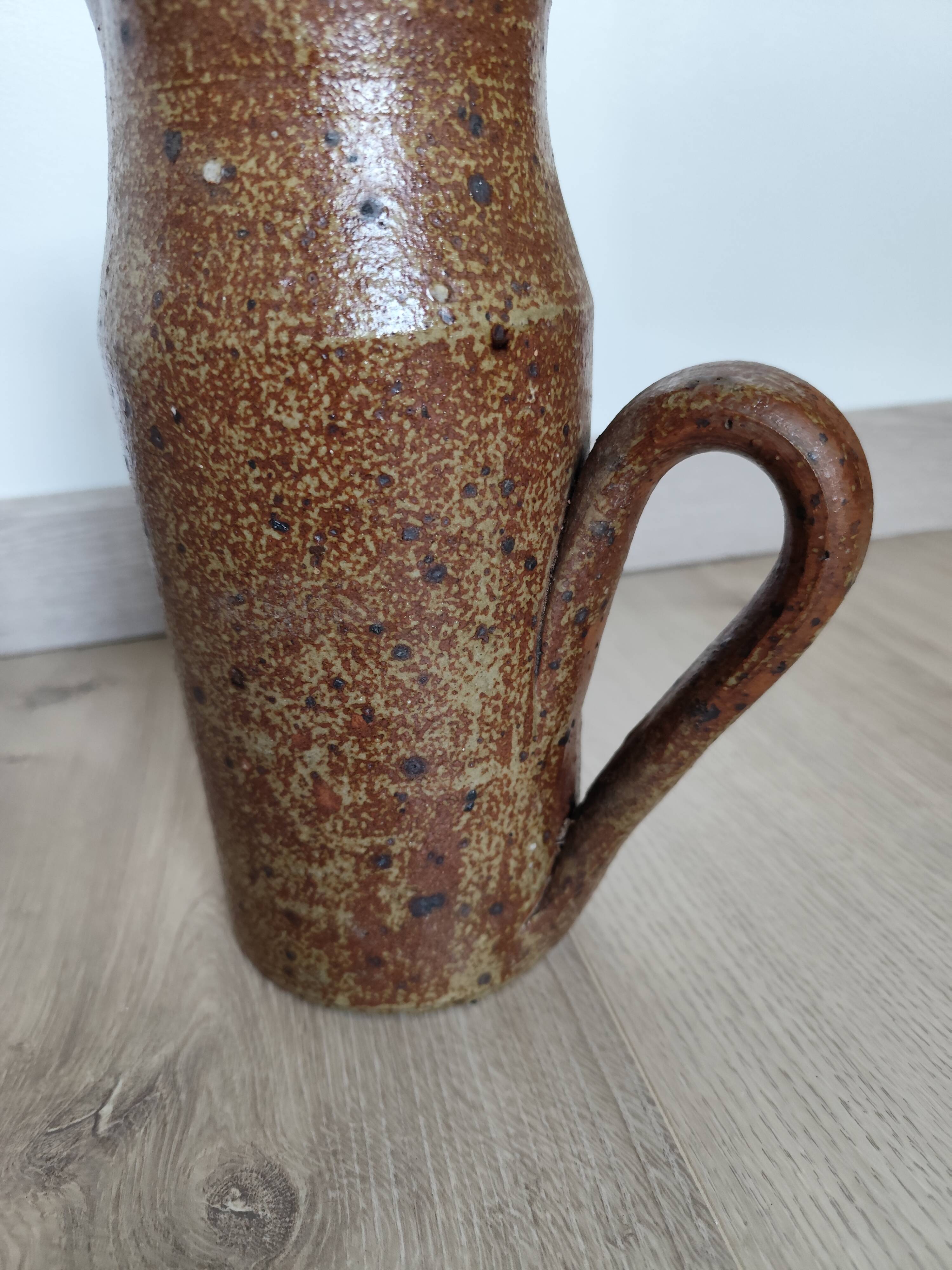 Pichet en grès pyrité vintage années 50