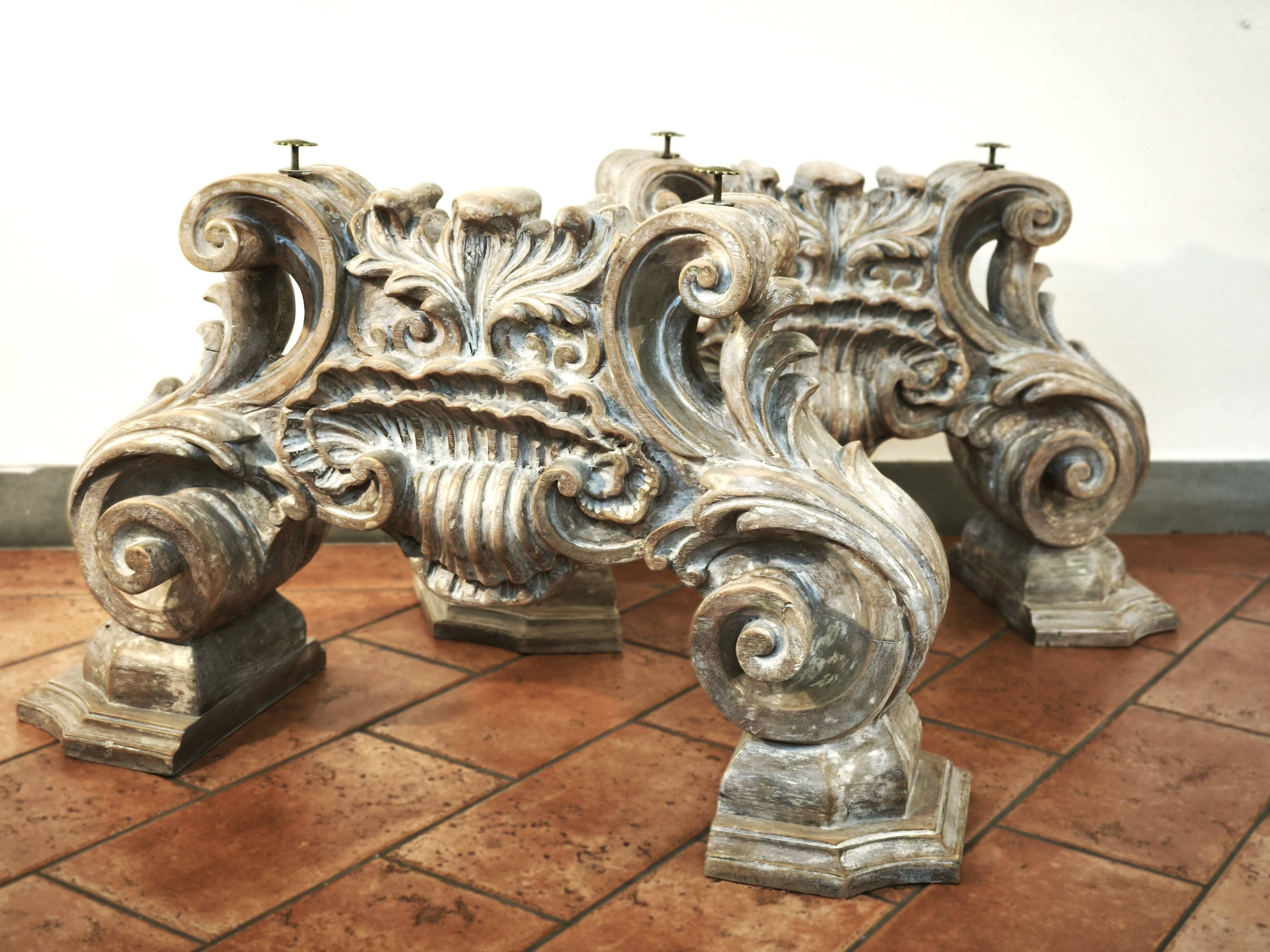 Paire de bases architecturales sculptées à la main, Italie, fin XIXe – débu