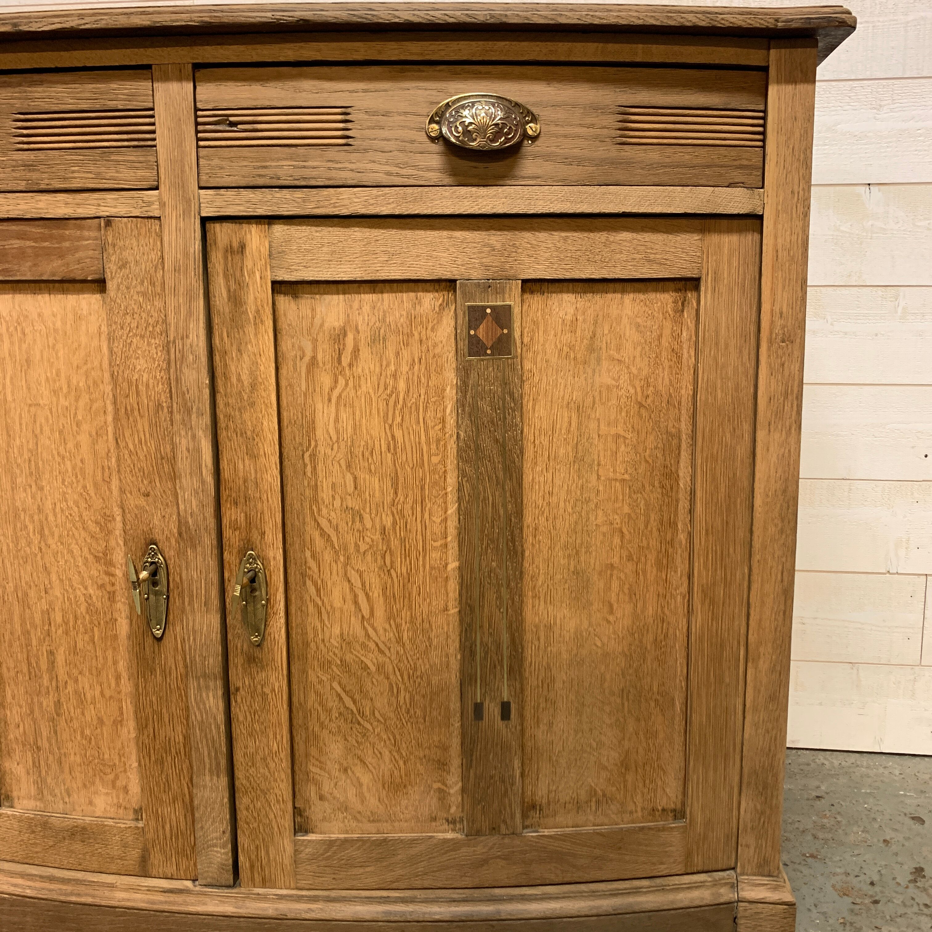 Buffet Art Deco marquetry and brass inlay