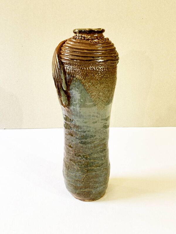 Vase en grès vernissé et monogrammé