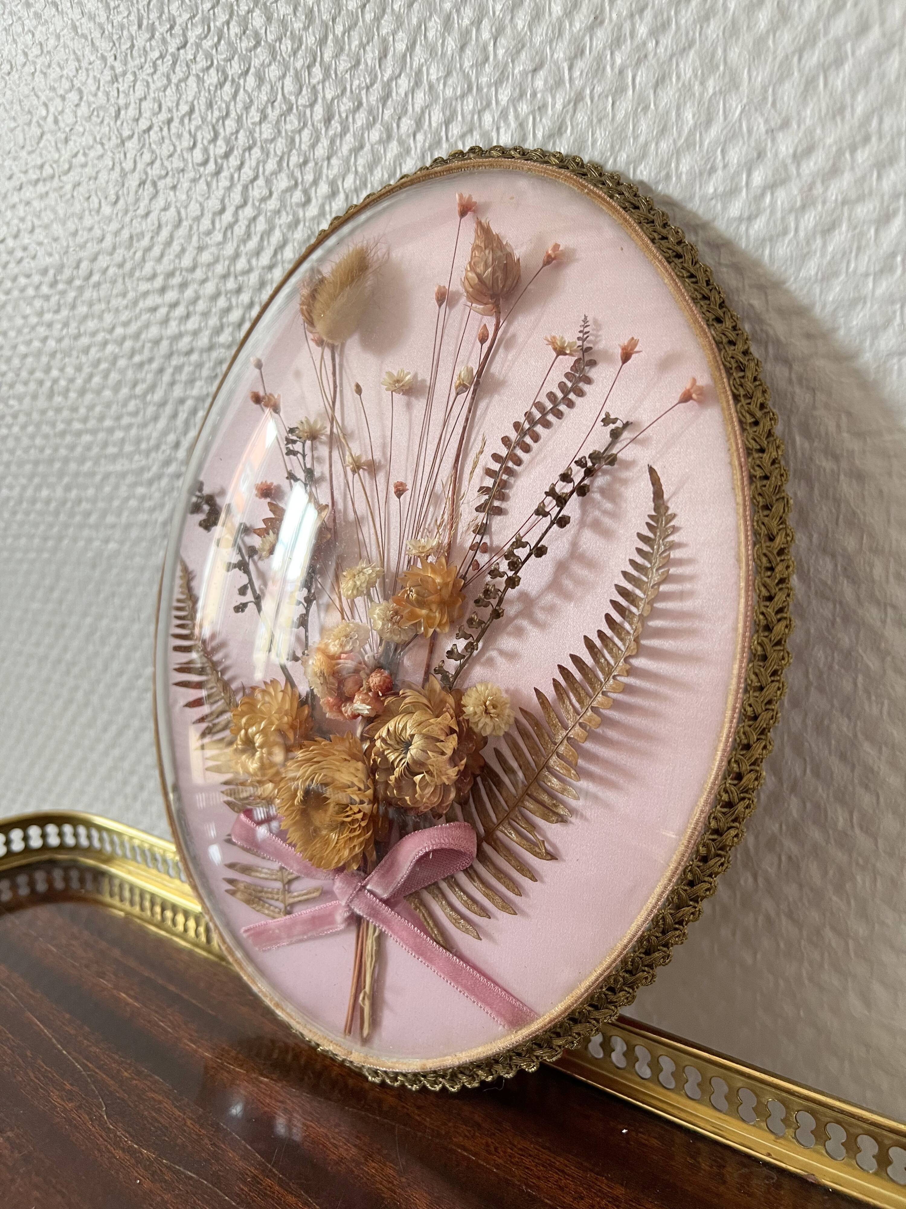 Cadre vintage fleurs séchées verre bombé bouquet éternel
