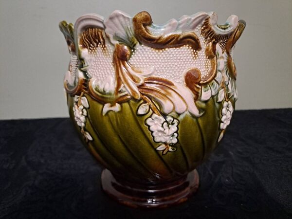 Cache pot en barbotine