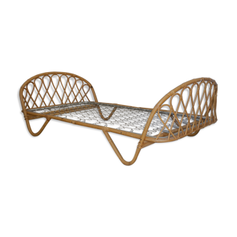 Bed rattan basket