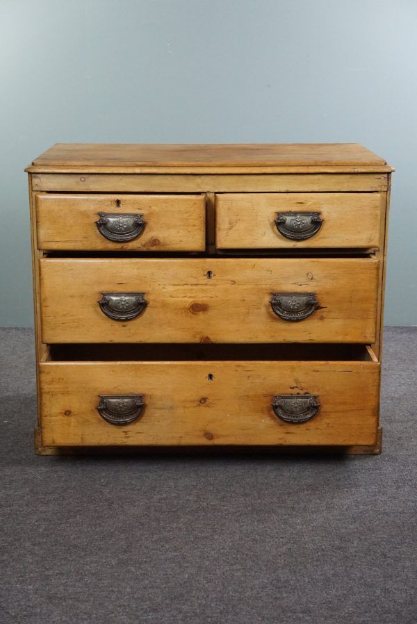 Commode anglaise ancienne en pin