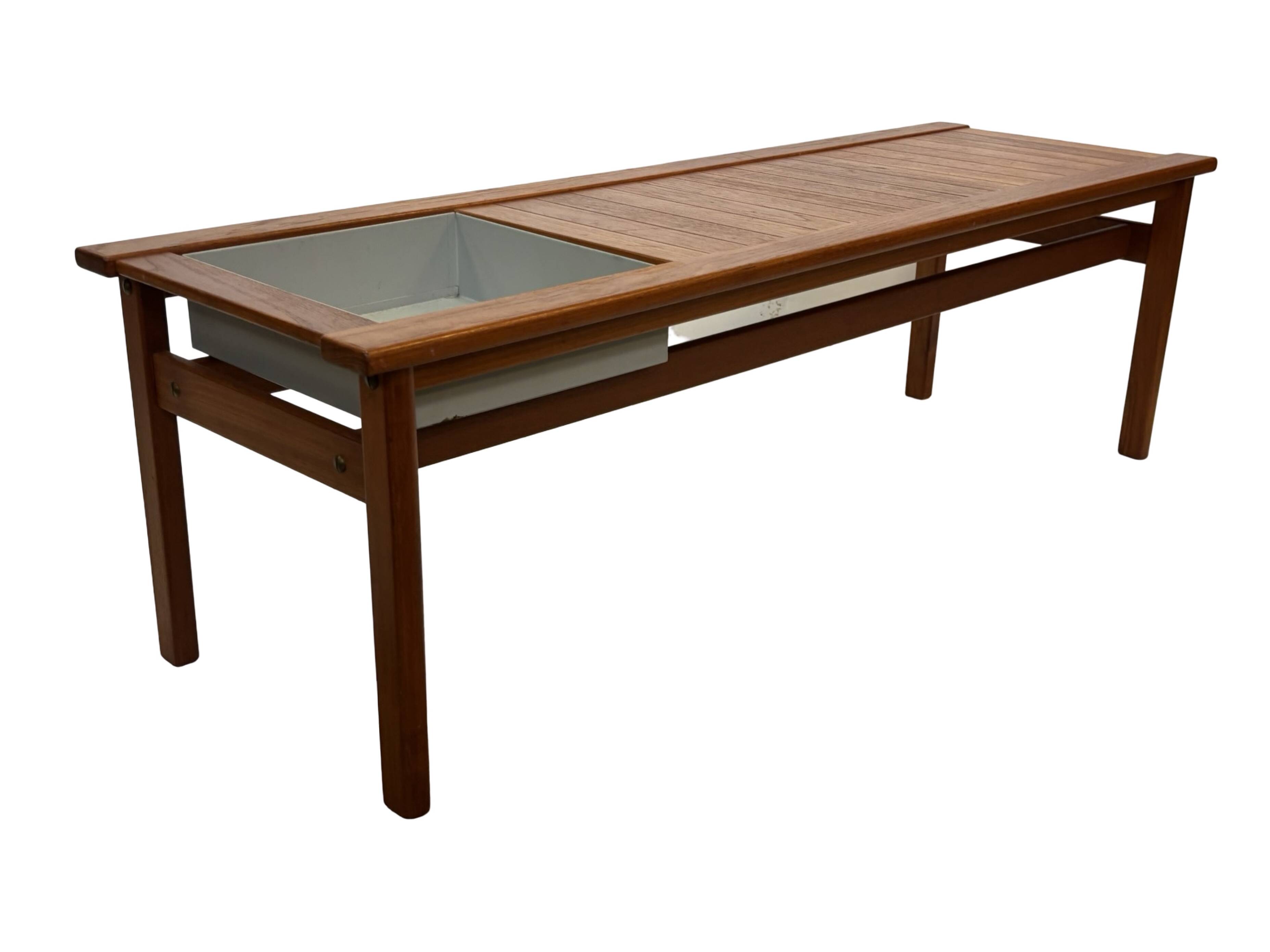 Vintage side table dresser side table plant table 60s