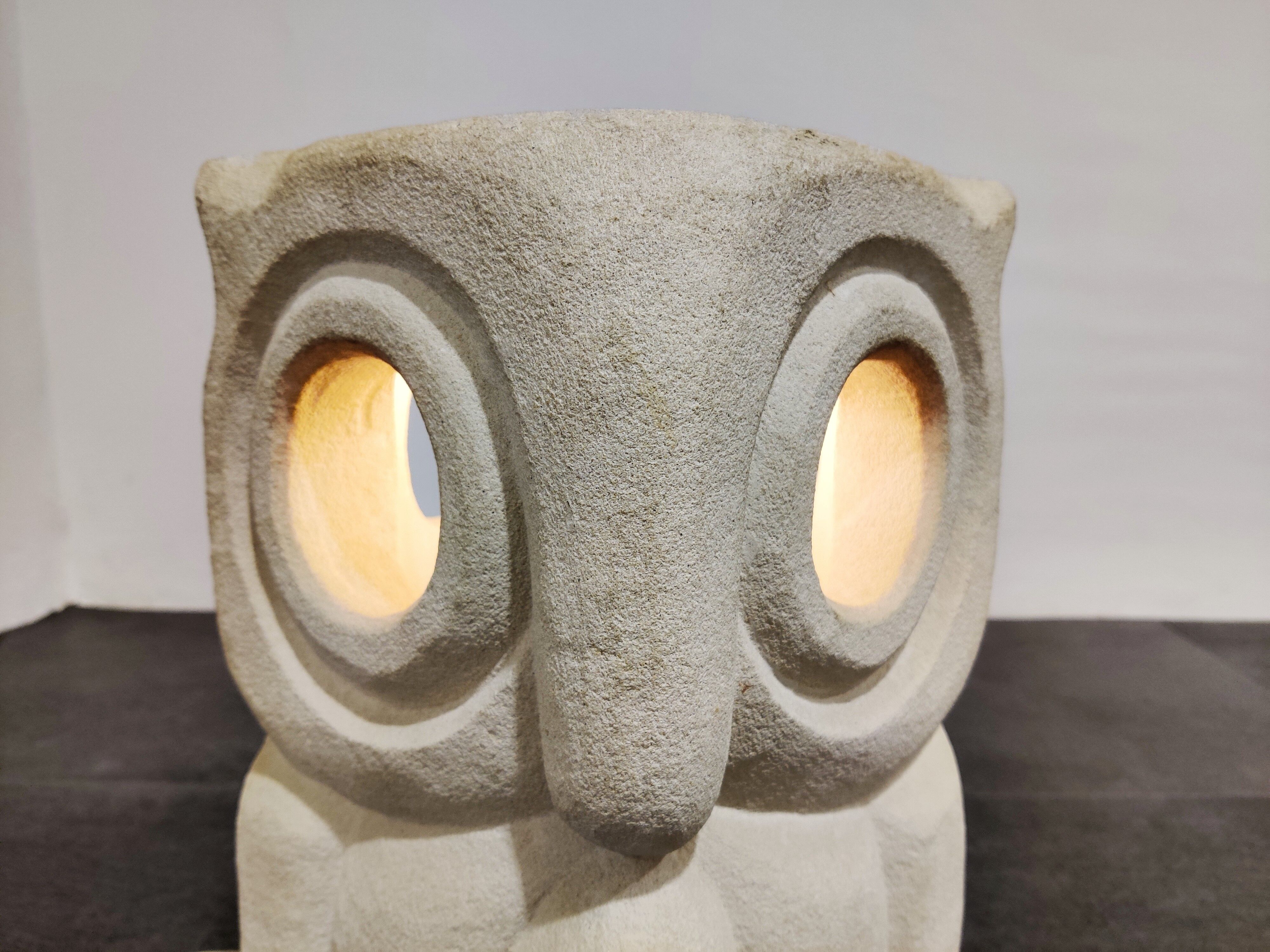 Limestone owl lamp by Albert Tormos, 1970s