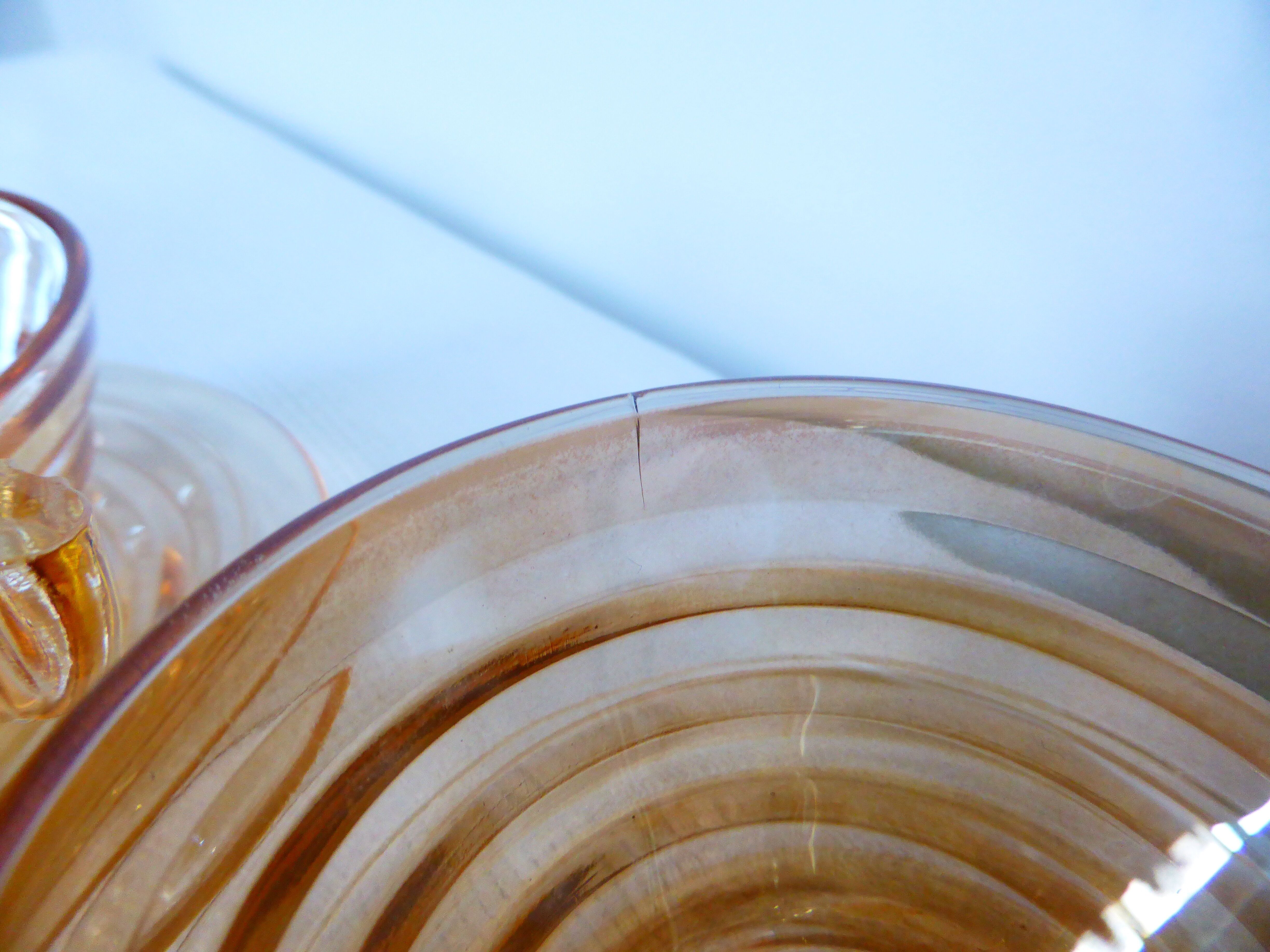6 gondolo cups and coasters in iridescent pearly glass