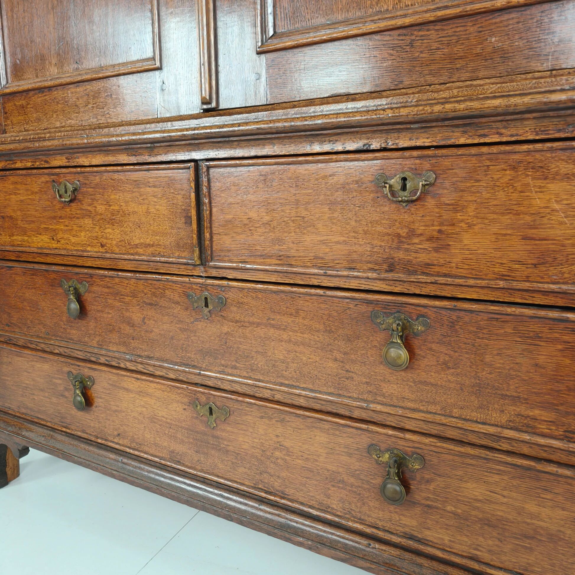 Rare Dutch 18th century oak cabinet – “Luierkabinet”