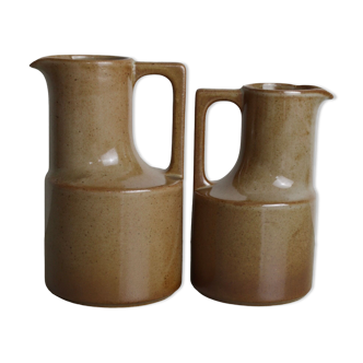 Set of two pitchers sandstone brenne