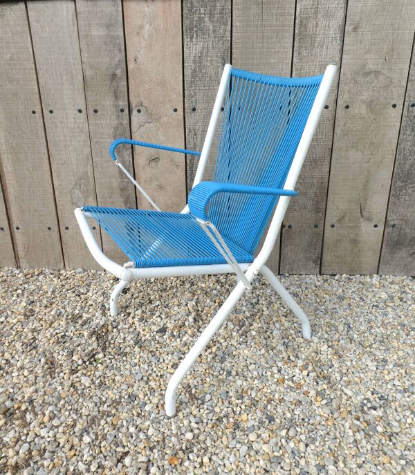 Fauteuil pliant en métal et scoubidou bleu