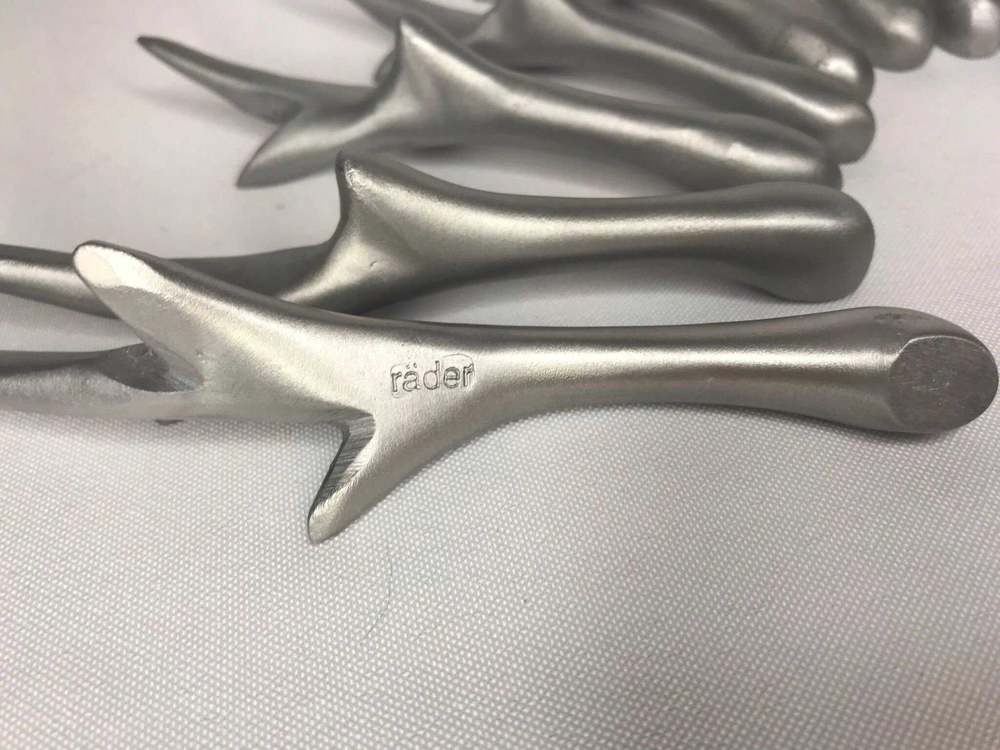 12 contemporary knife carriers