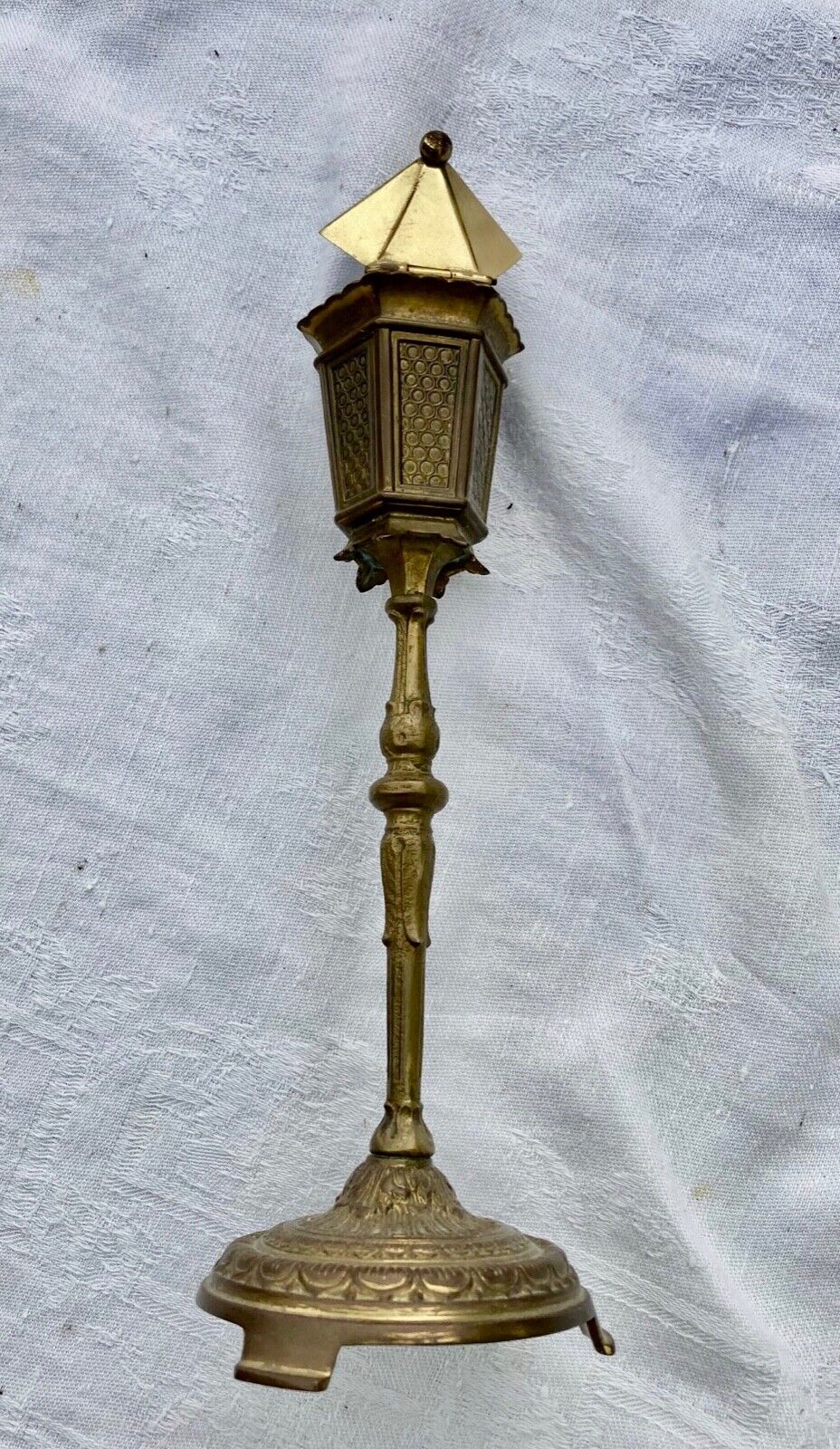 Table lighter antique