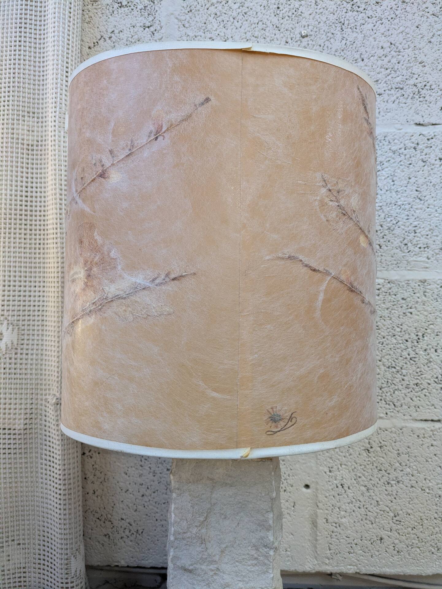 Grande lampe en pierre