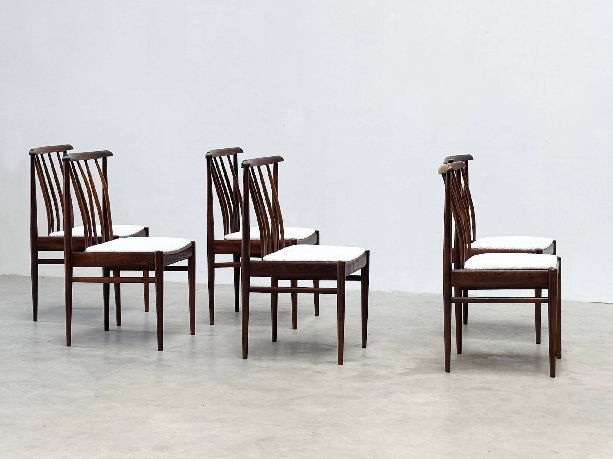 Ensemble de six chaises de salle à manger en palissandre AWA
