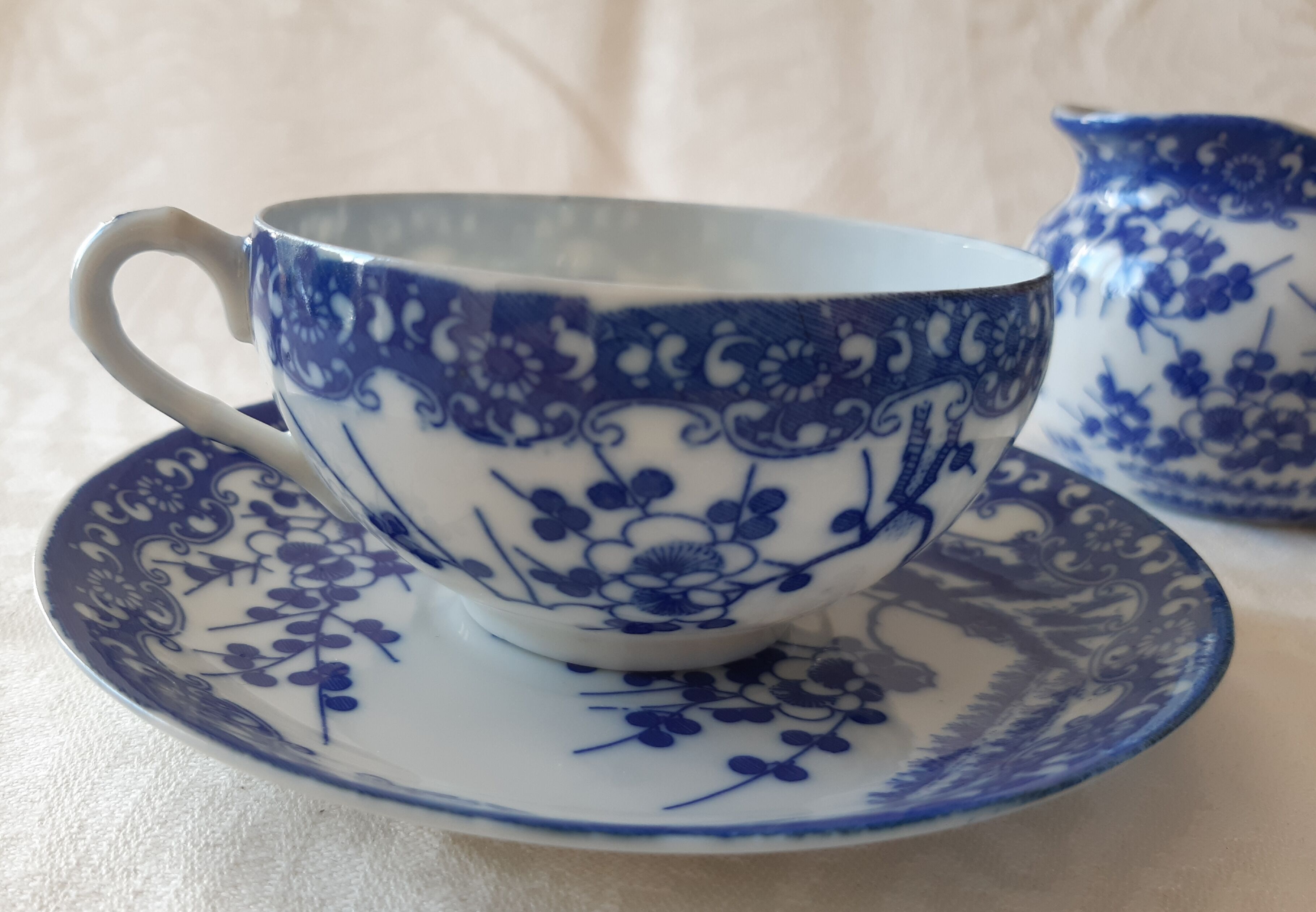 One-on-one tea service, hard porcelain from Japan