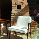 Fauteuil vintage Boucle Blanche par J. Chierowski n°366, 1960, Pologne Rénové en Bois de Hêtre Foncé